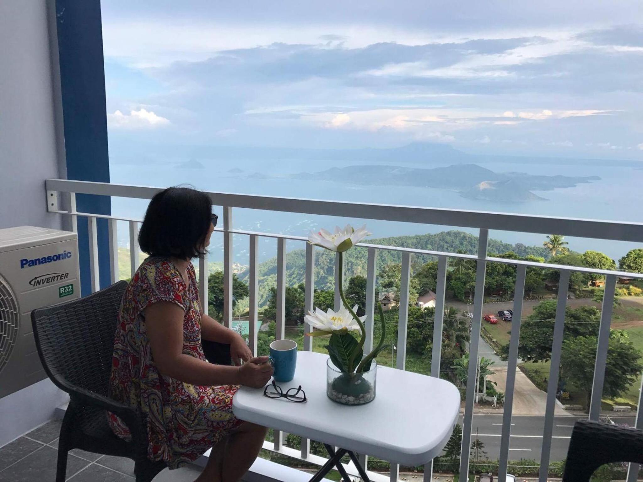 Apartment with Lake View photo 1