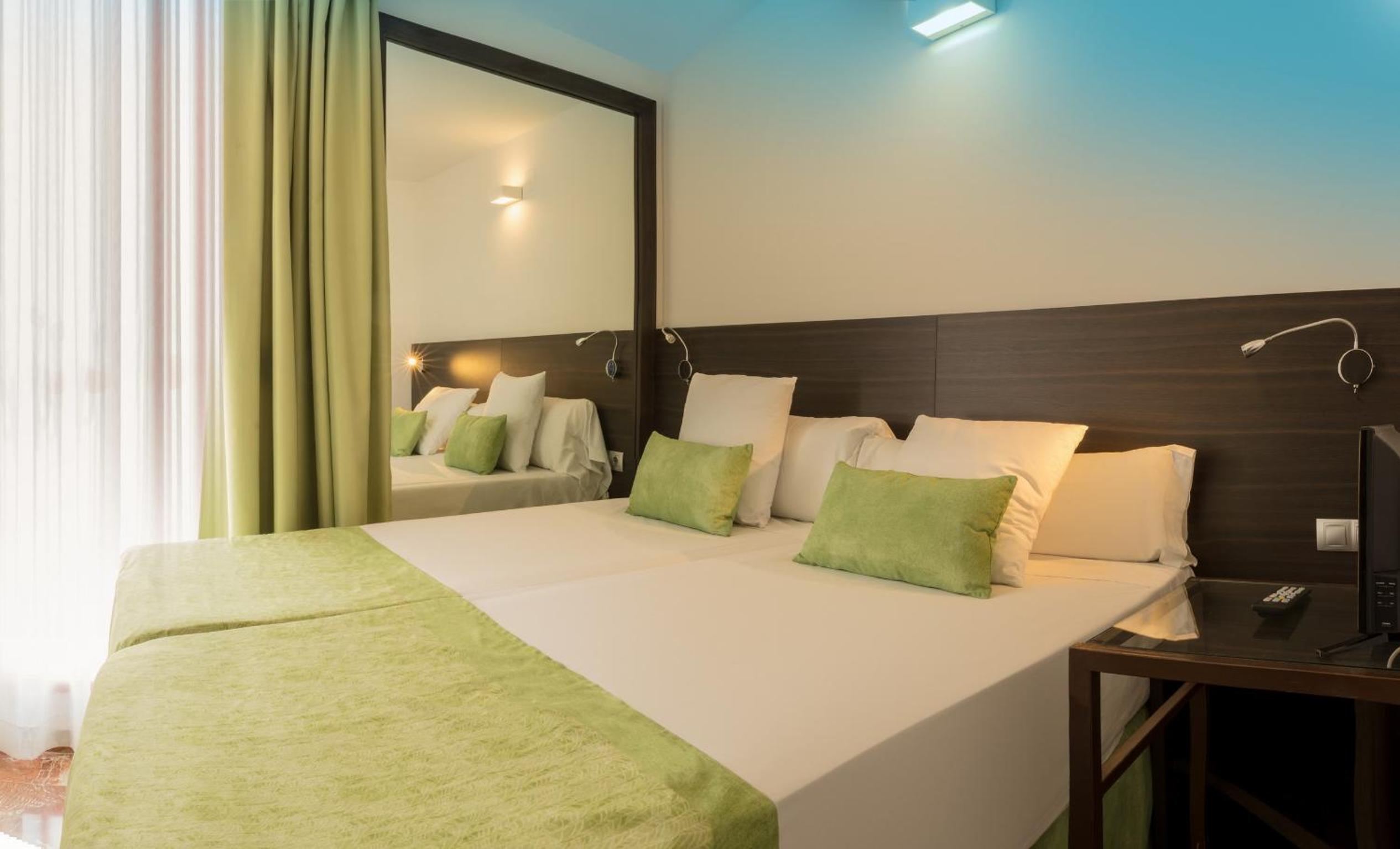 Two-Bedroom Apartment - Ground Floor (2 Adults + 1 Child) - Photo 4