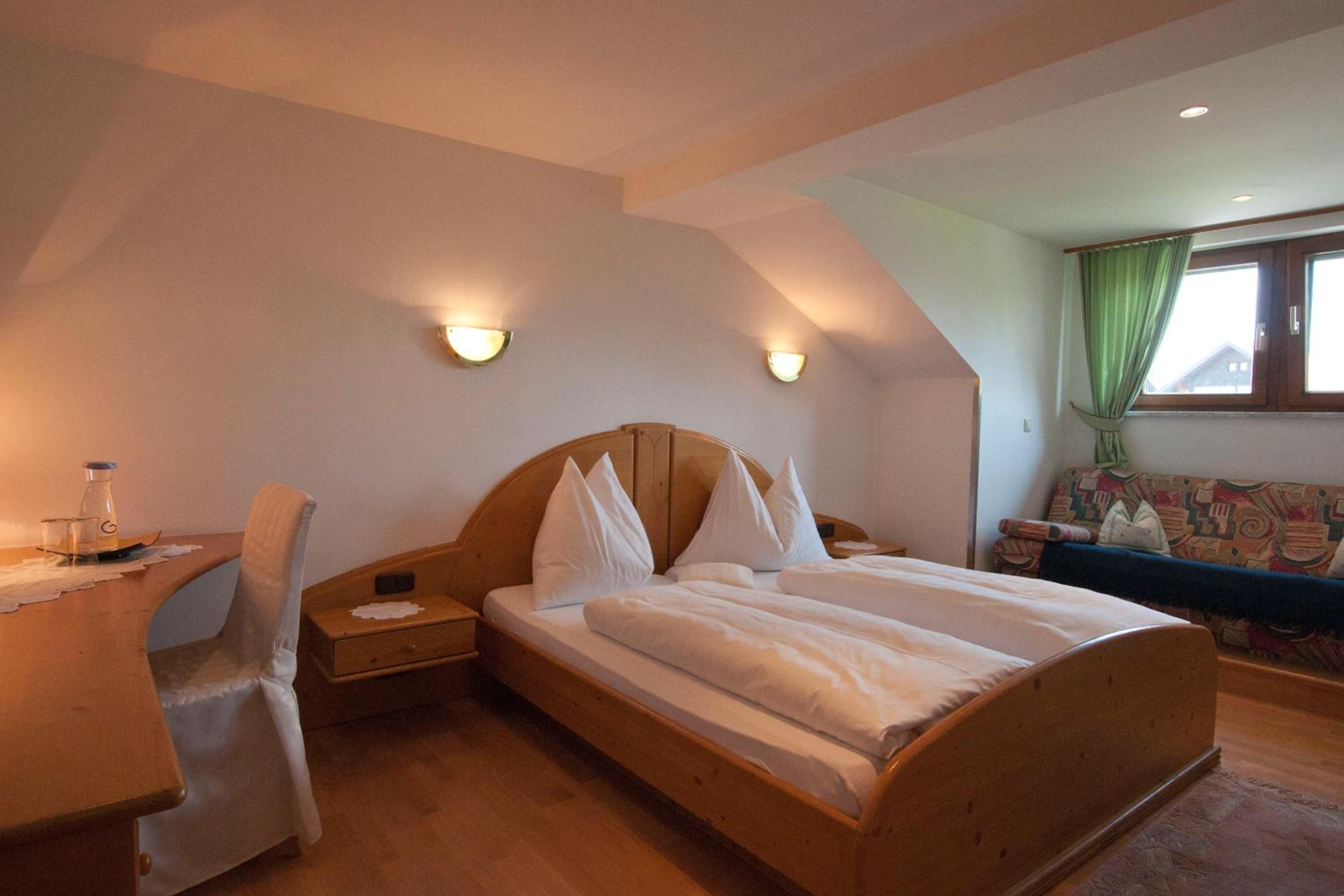 Double or Twin Room photo 3