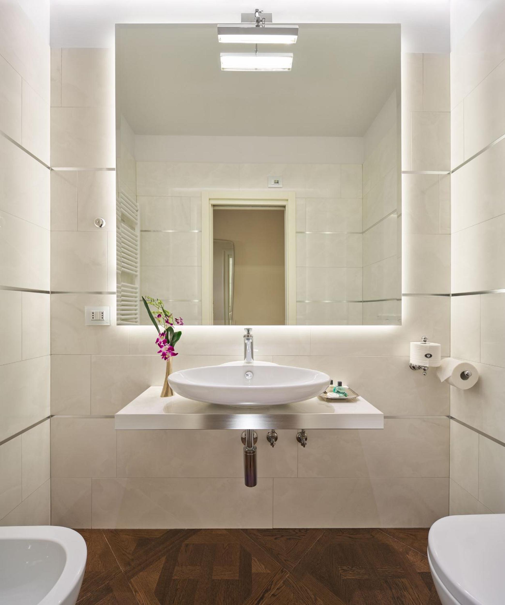 Suite Prestige with Square View - Photo 27