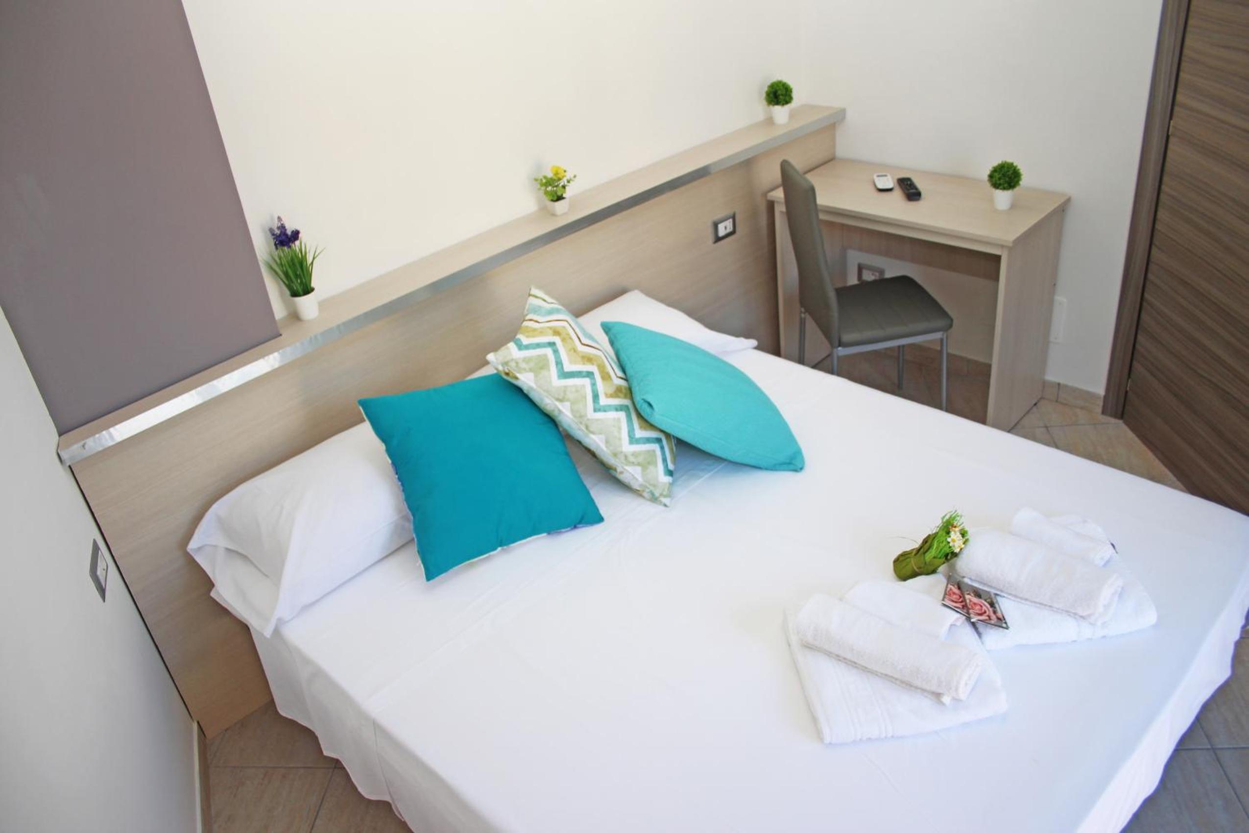 Double Room - Photo 6