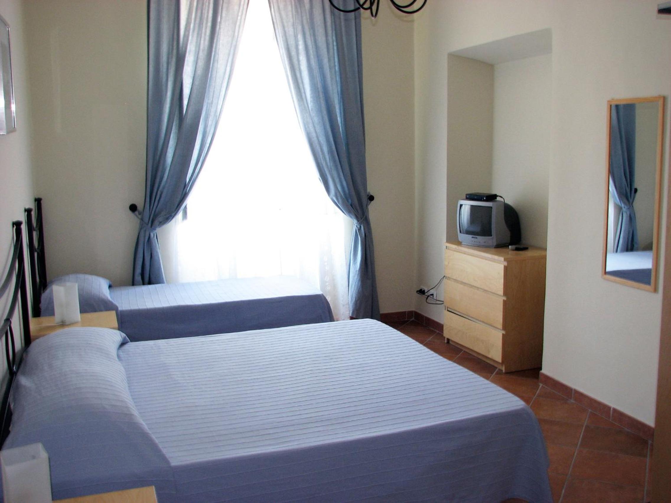 One-Bedroom Apartment (3 Adults) photo 1
