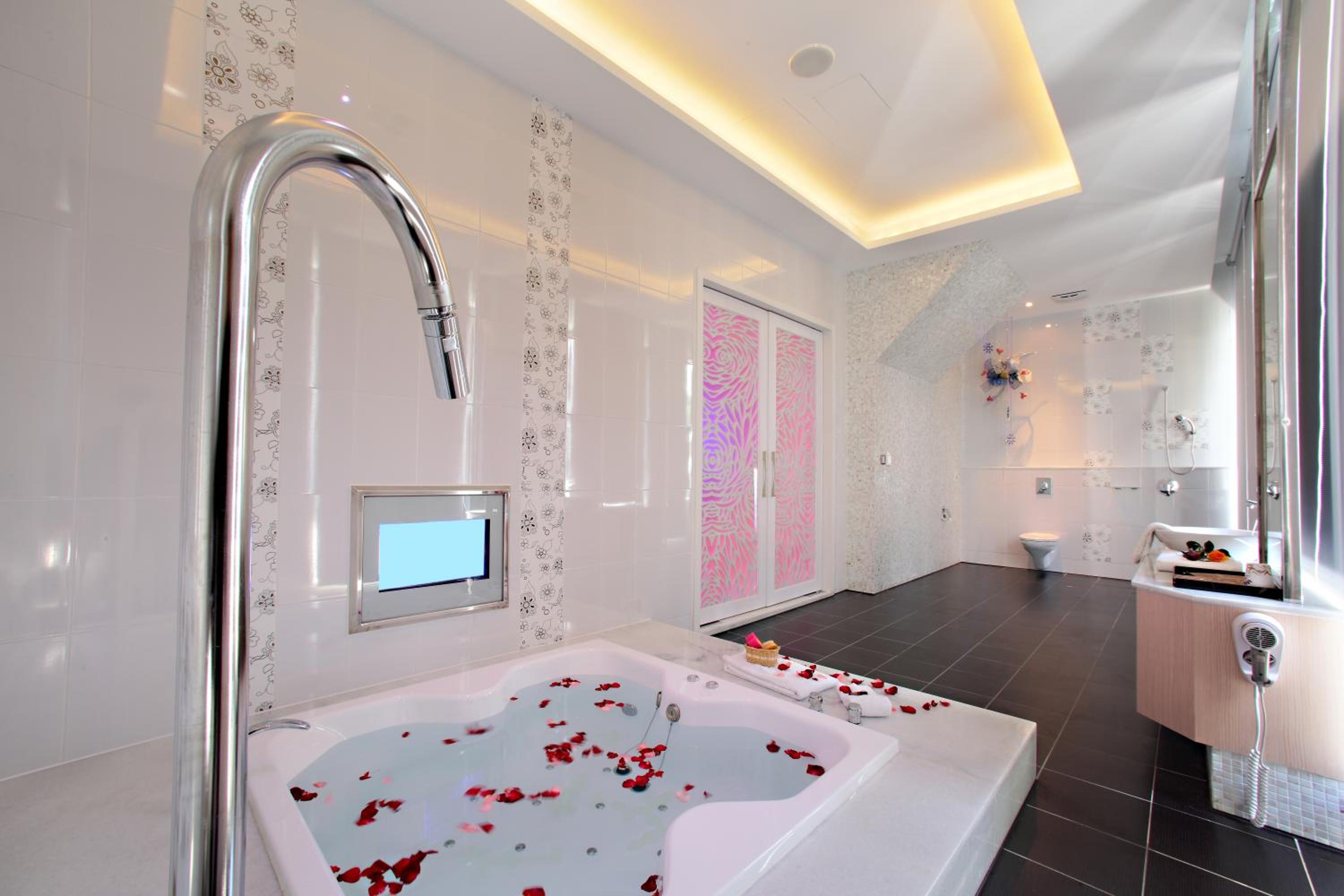 Standard Double Room (Check-in after 15:00)