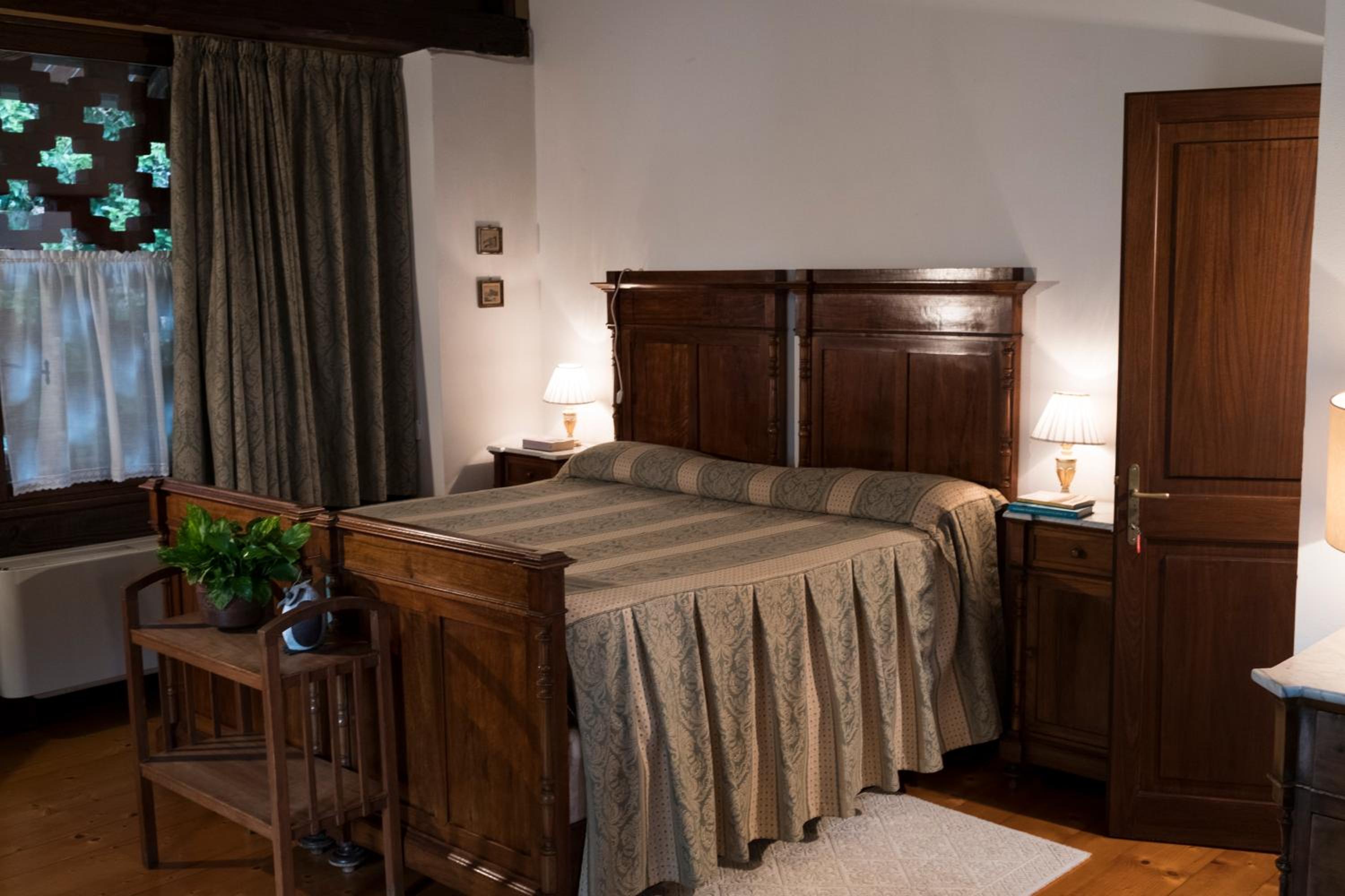 Deluxe Double Room with Balcony photo 2