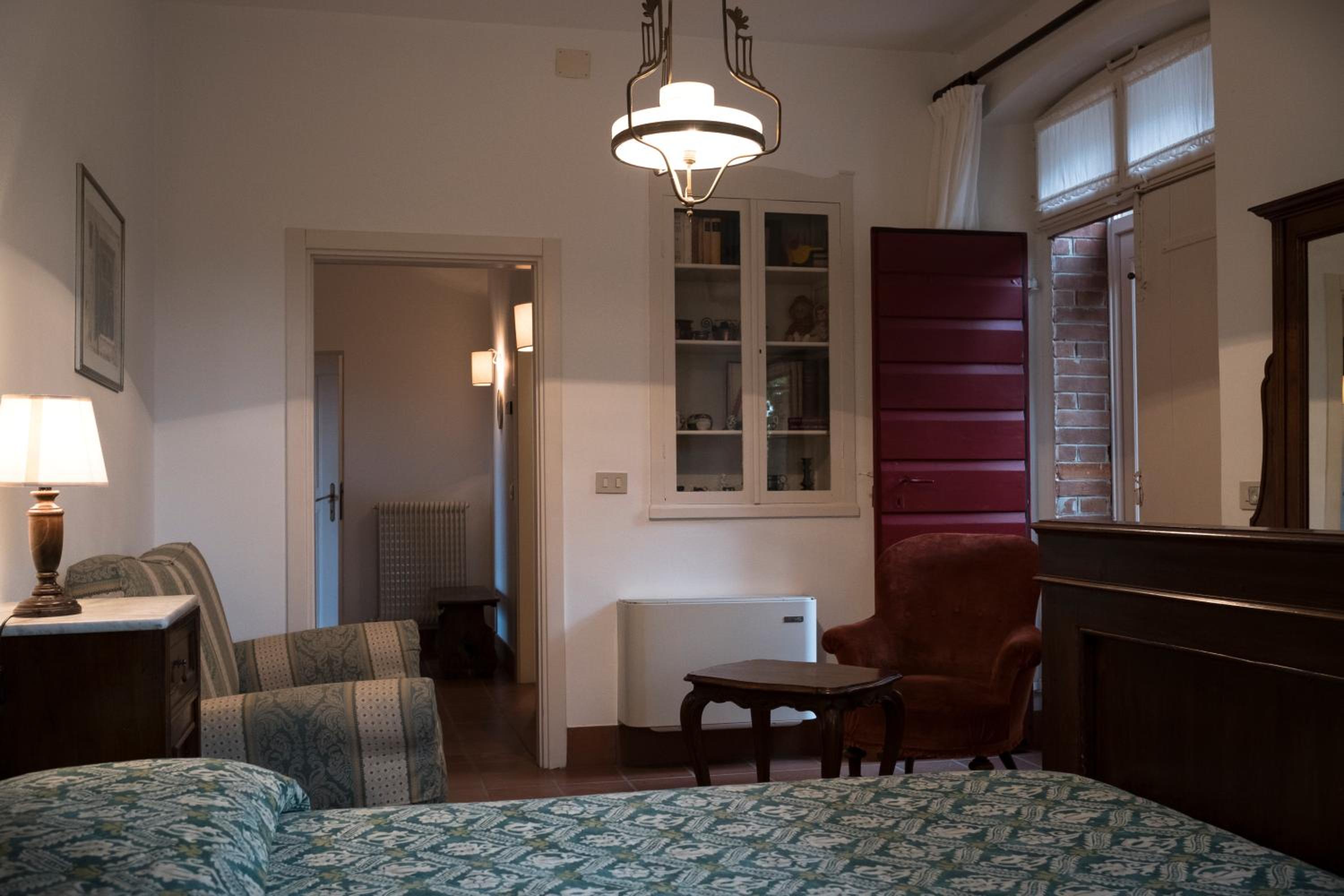 Large Double Room photo 3