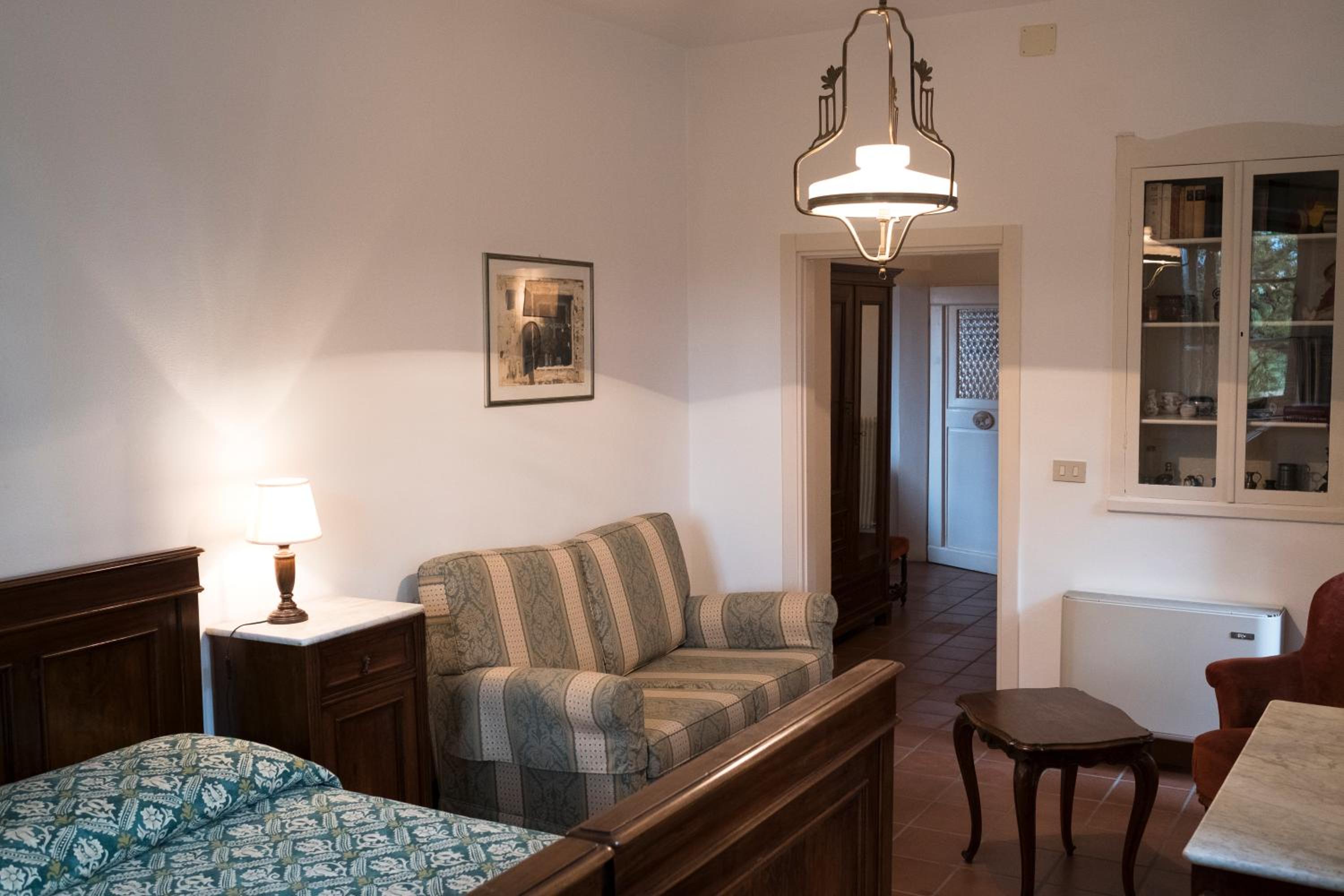 Large Double Room photo 2