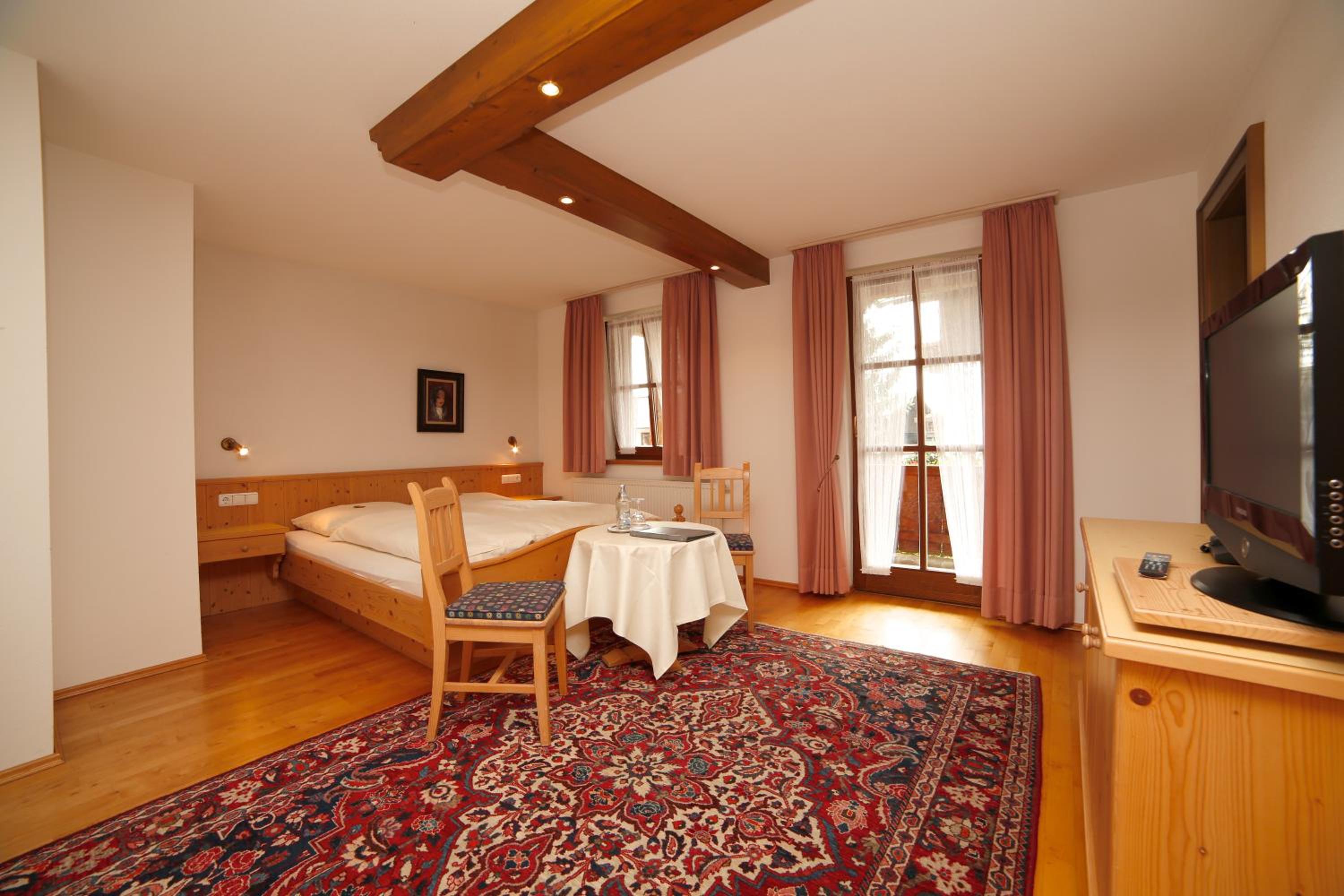 Home Double Room with Balcony photo 2