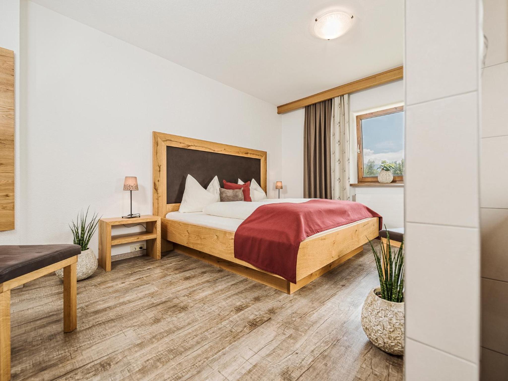 Three-Bedroom Apartment with Balcony photo 1