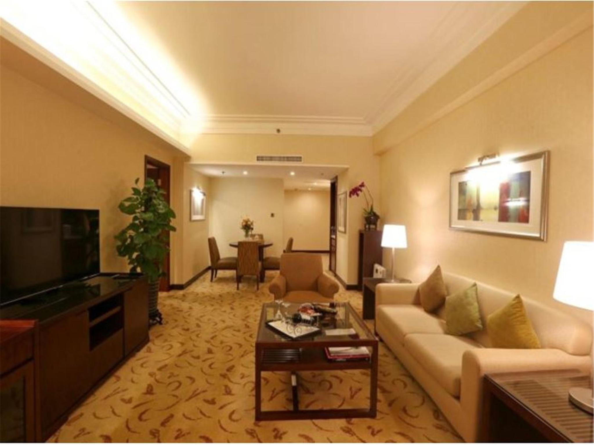 One-Bedroom Suite photo 3