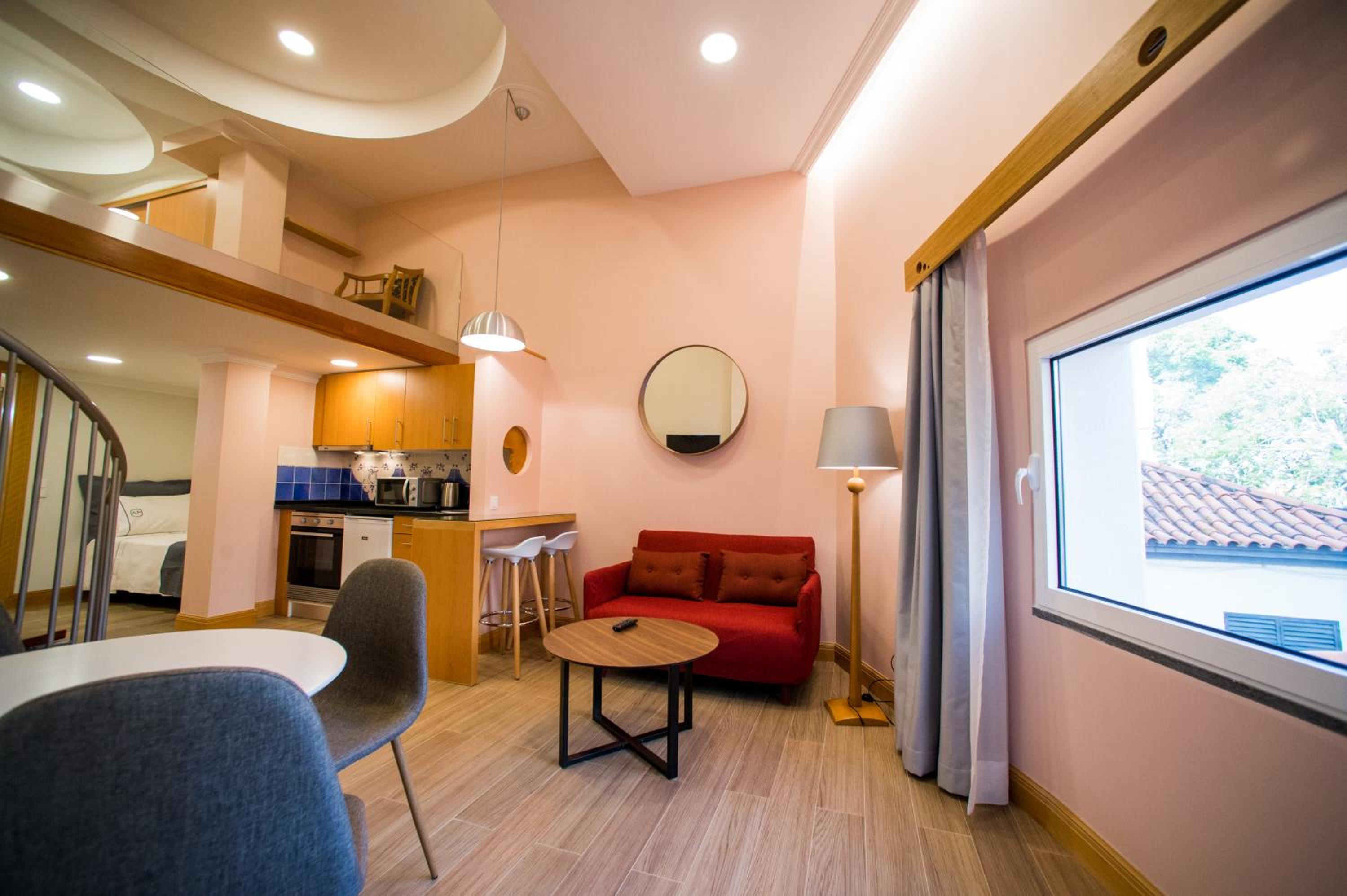 Studio Apartment - Photo 10