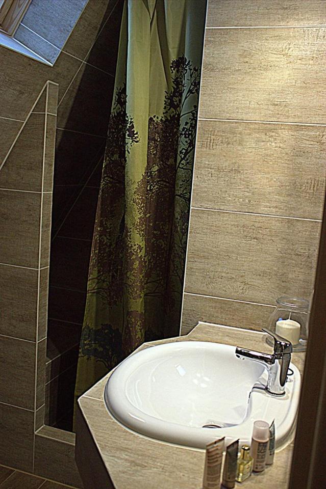 Deluxe Double Room with Extra Bed photo 3