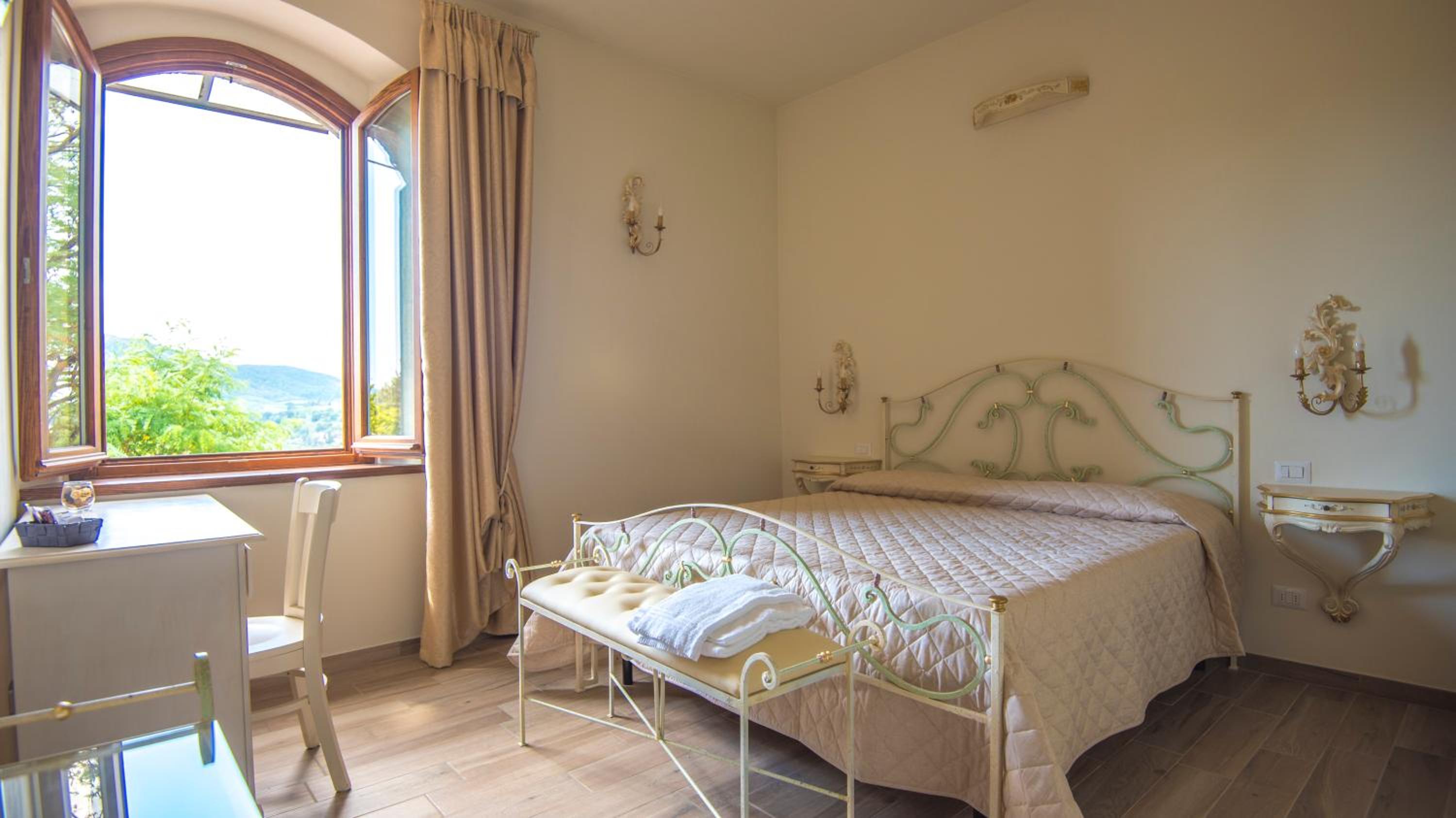 Double Room - Photo 5