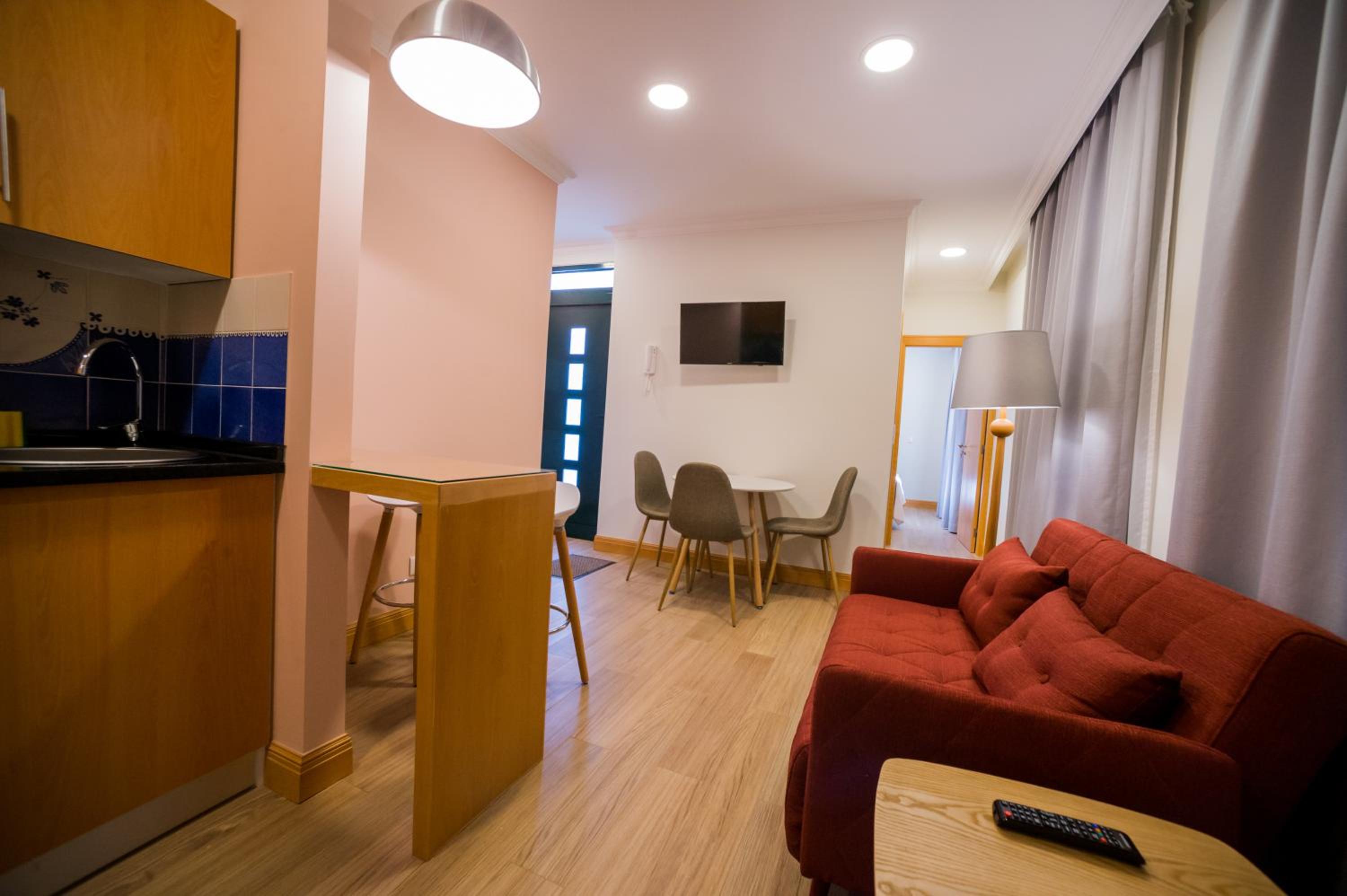 One-Bedroom Apartment - Photo 11