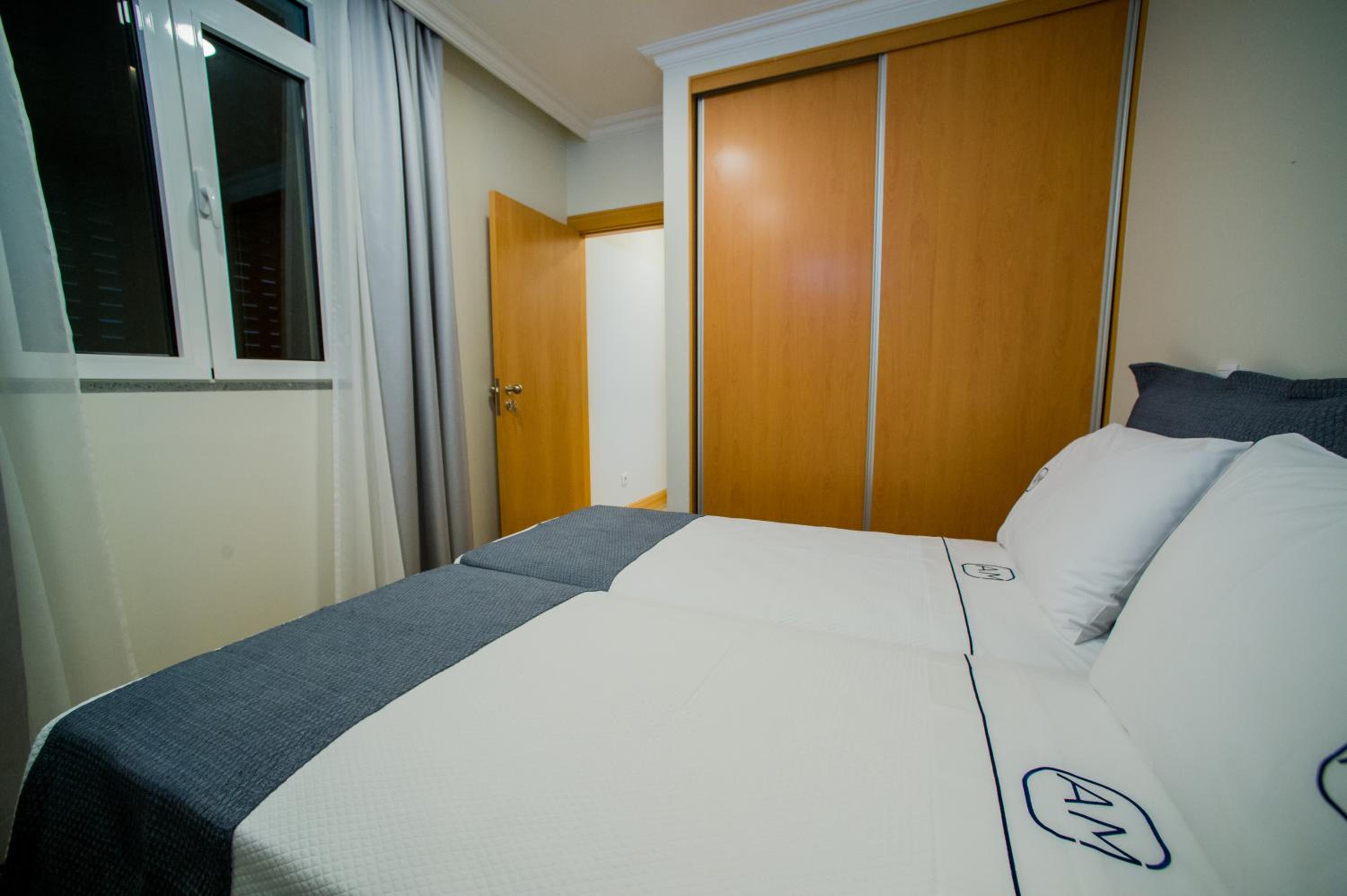 One-Bedroom Apartment - Photo 3