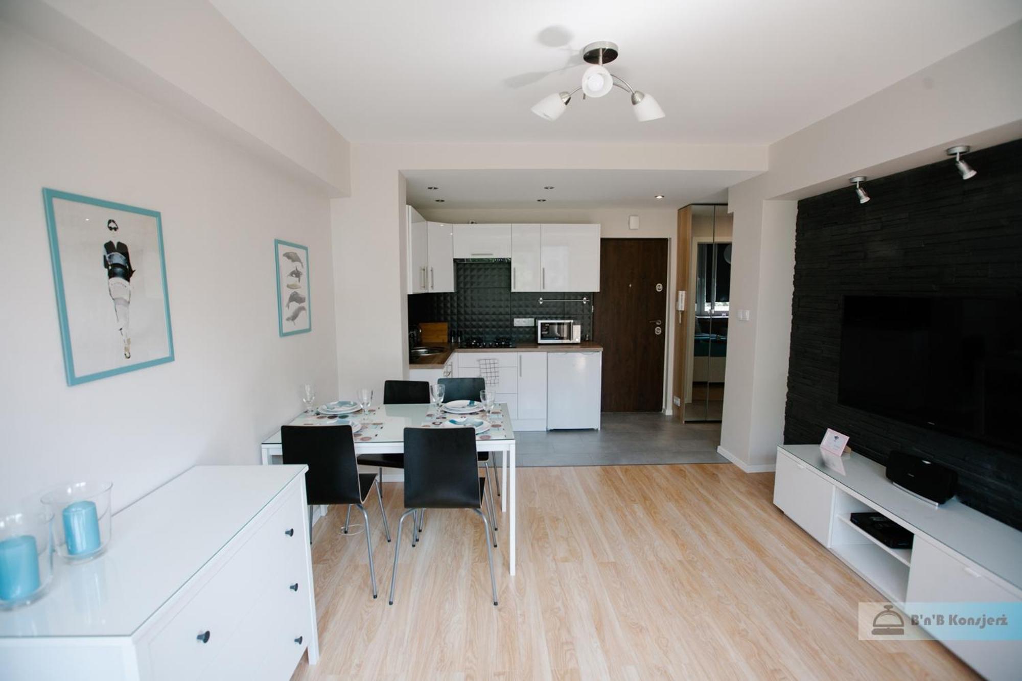 Apartment with Balcony - Photo 7