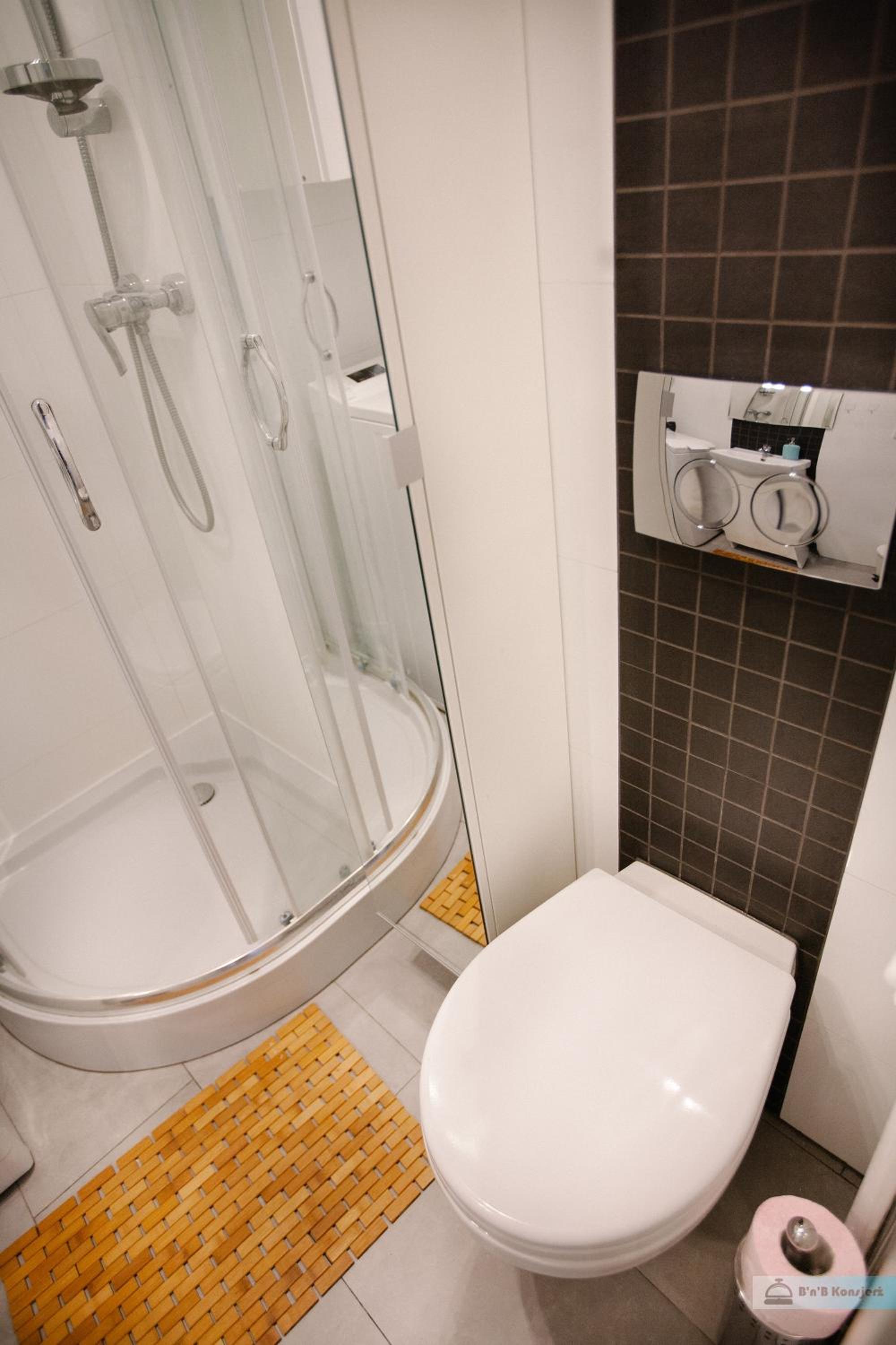 Apartment with Balcony - Photo 11