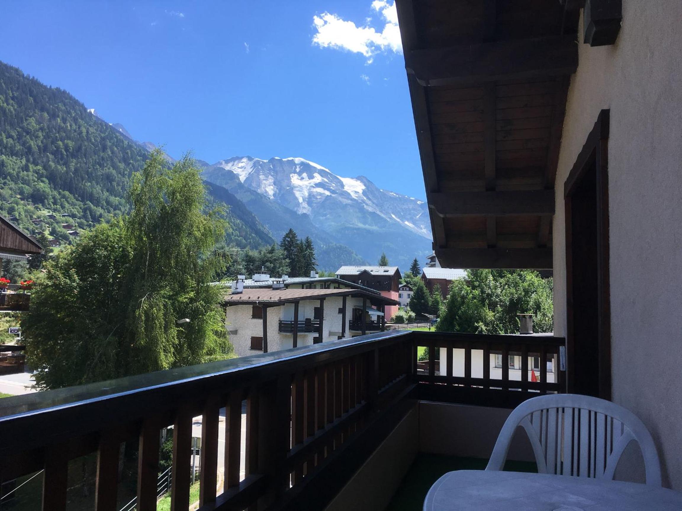 Apartment with Mountain View photo 1