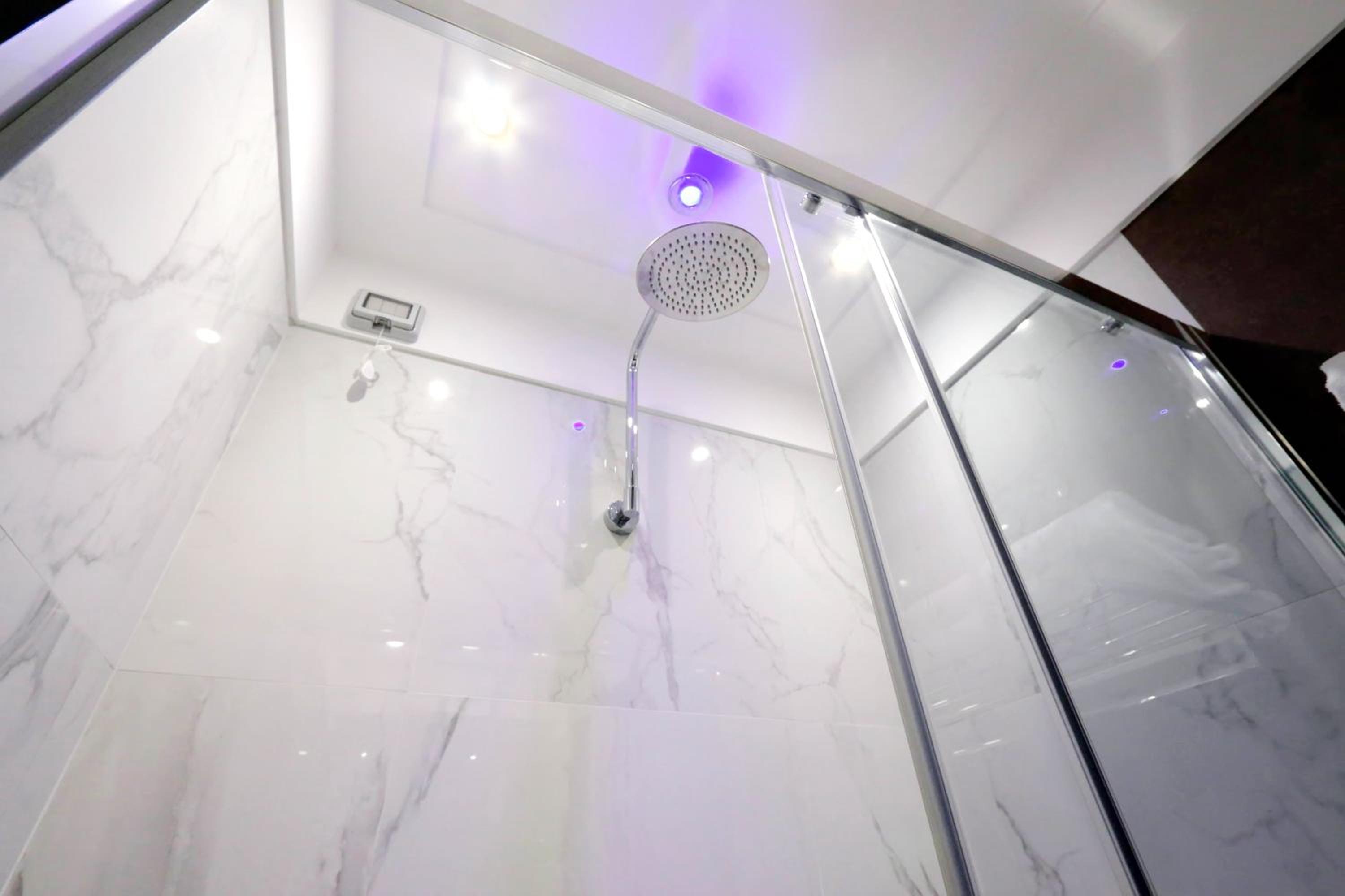 Deluxe Double or Twin Room with City View photo 3