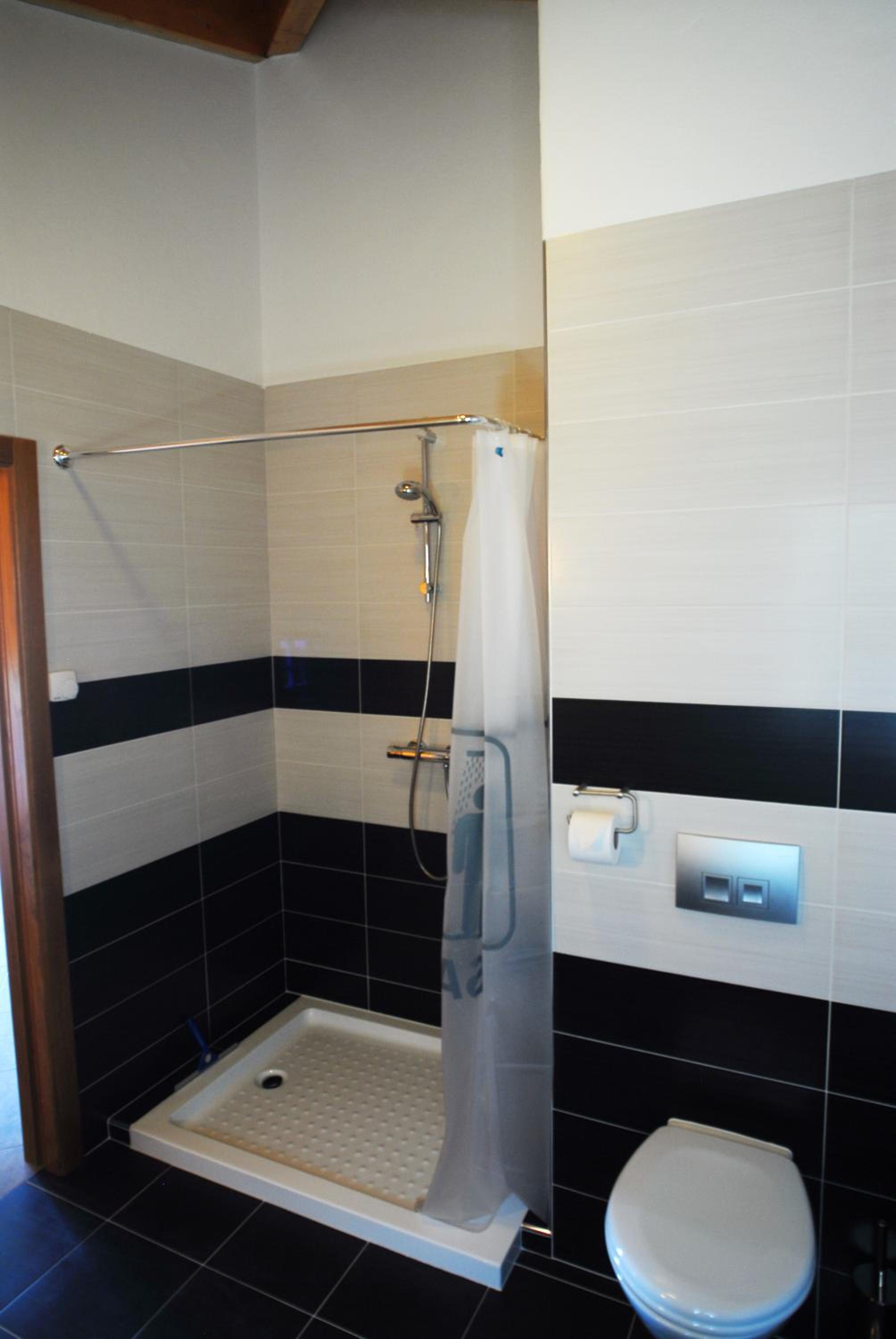 Twin Room - Photo 4