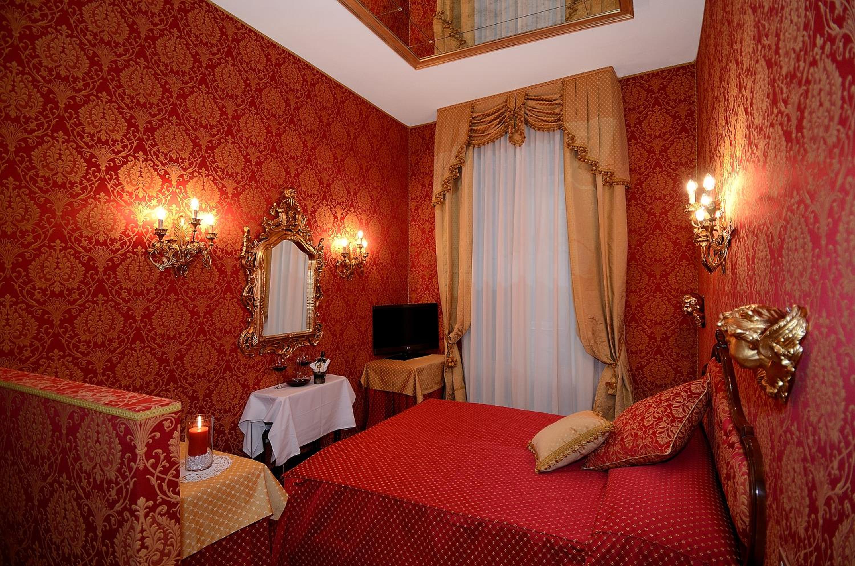 Standard Double Room photo 2