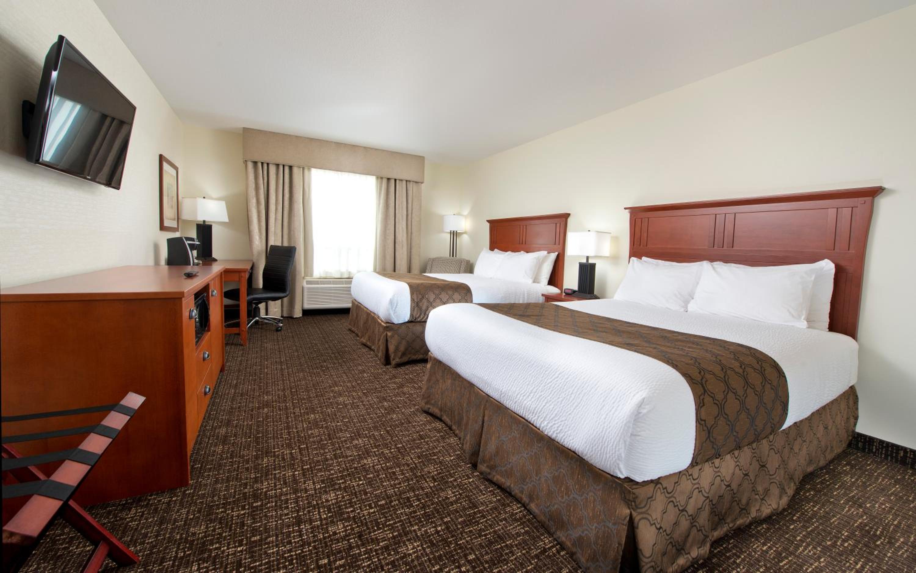 Queen Room with Two Queen Beds photo 1