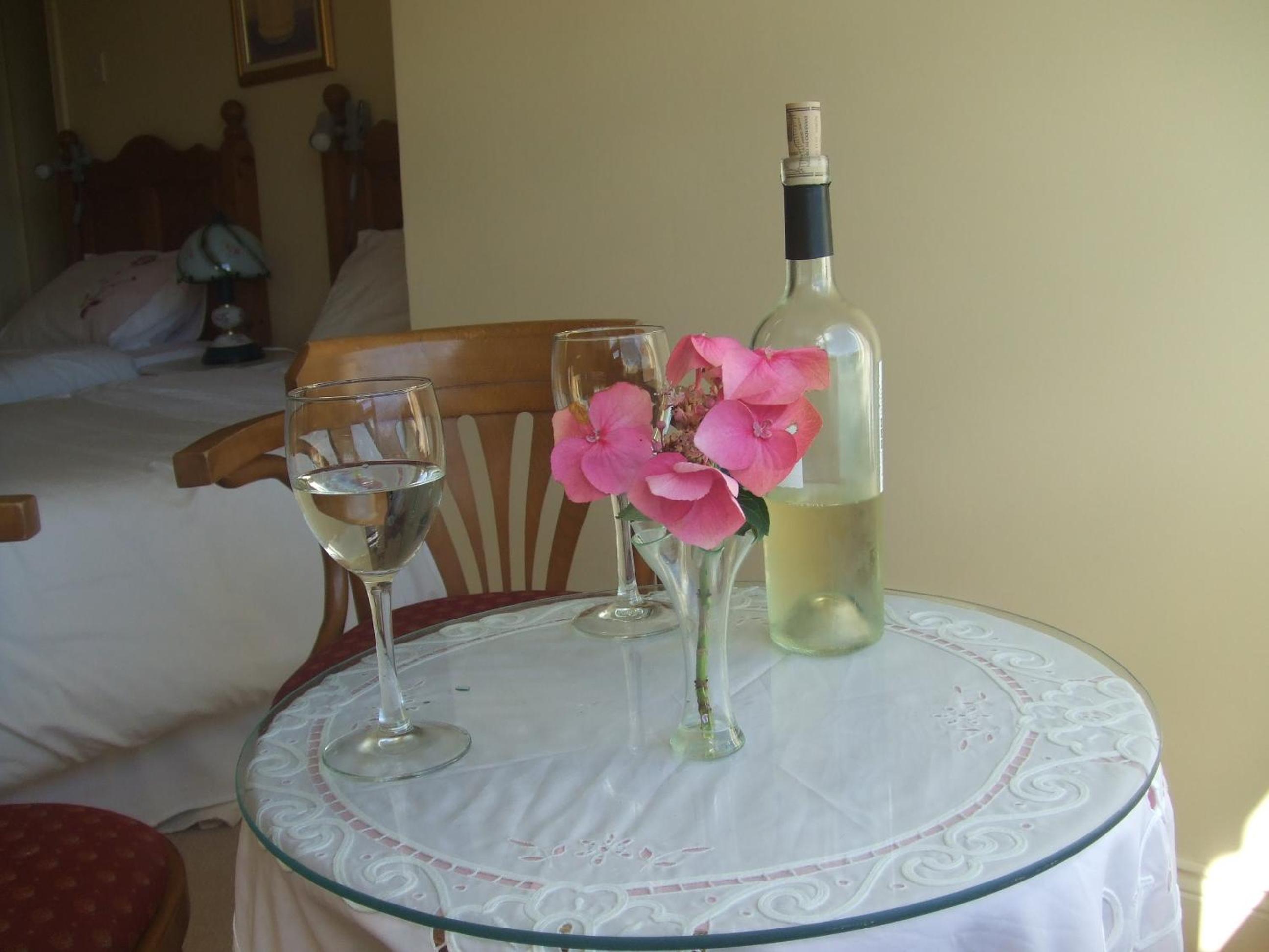 Twin Room - Photo 3