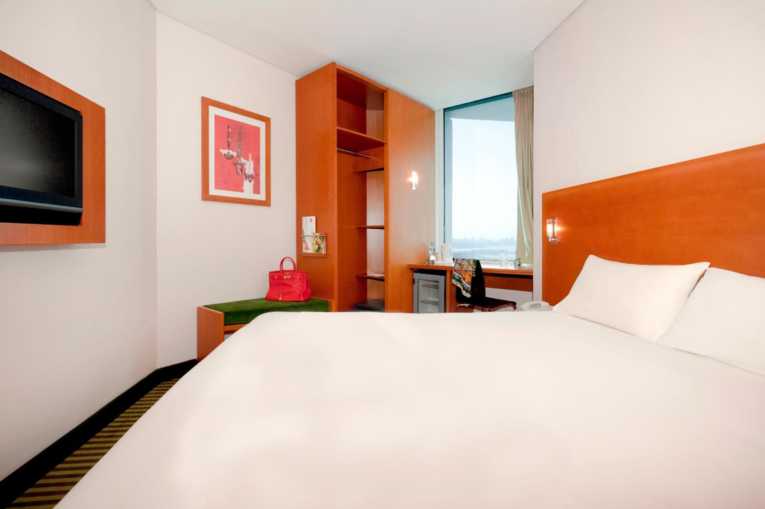 Standard Queen Room - Photo 4
