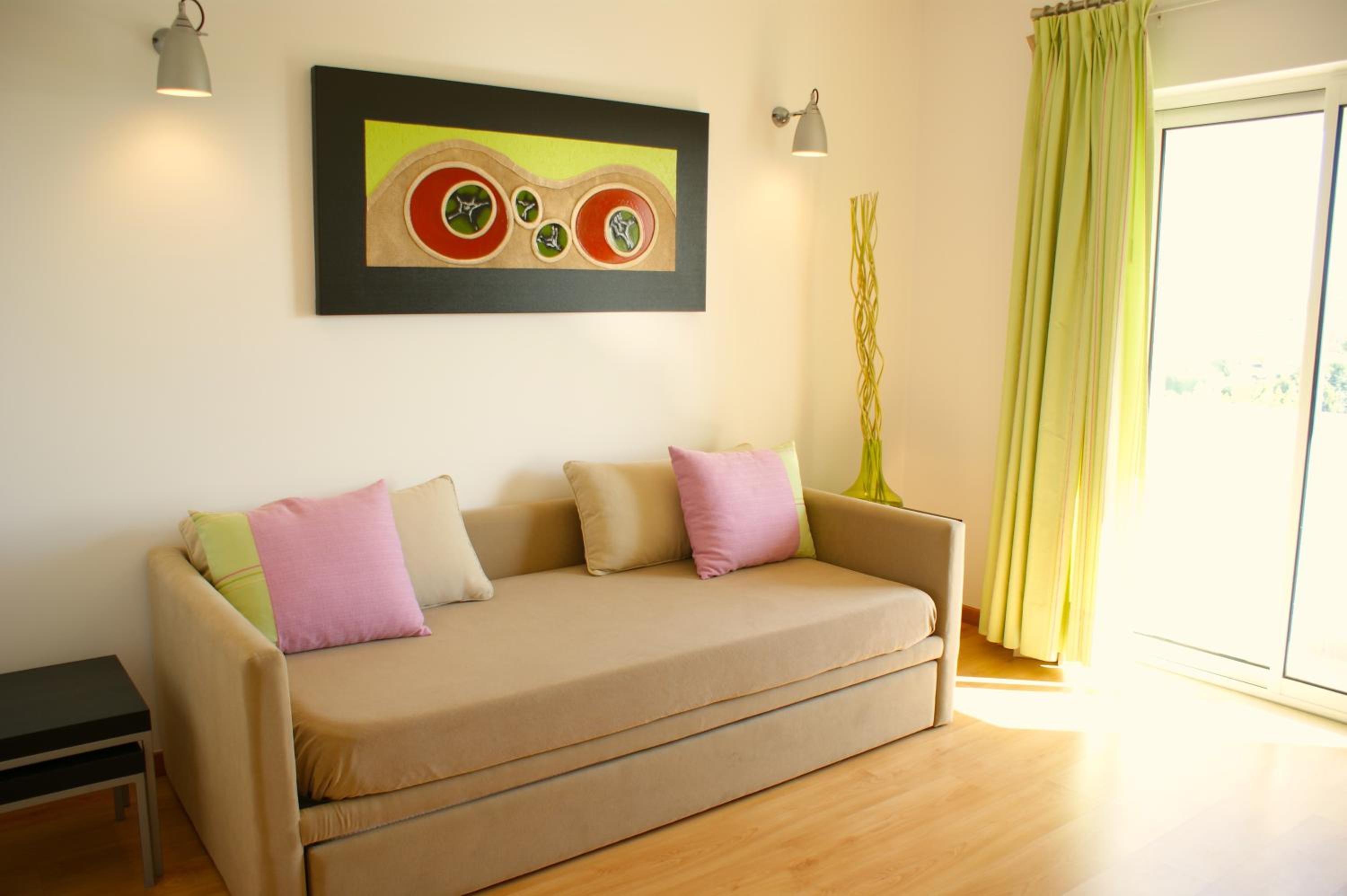 Family Room photo 3