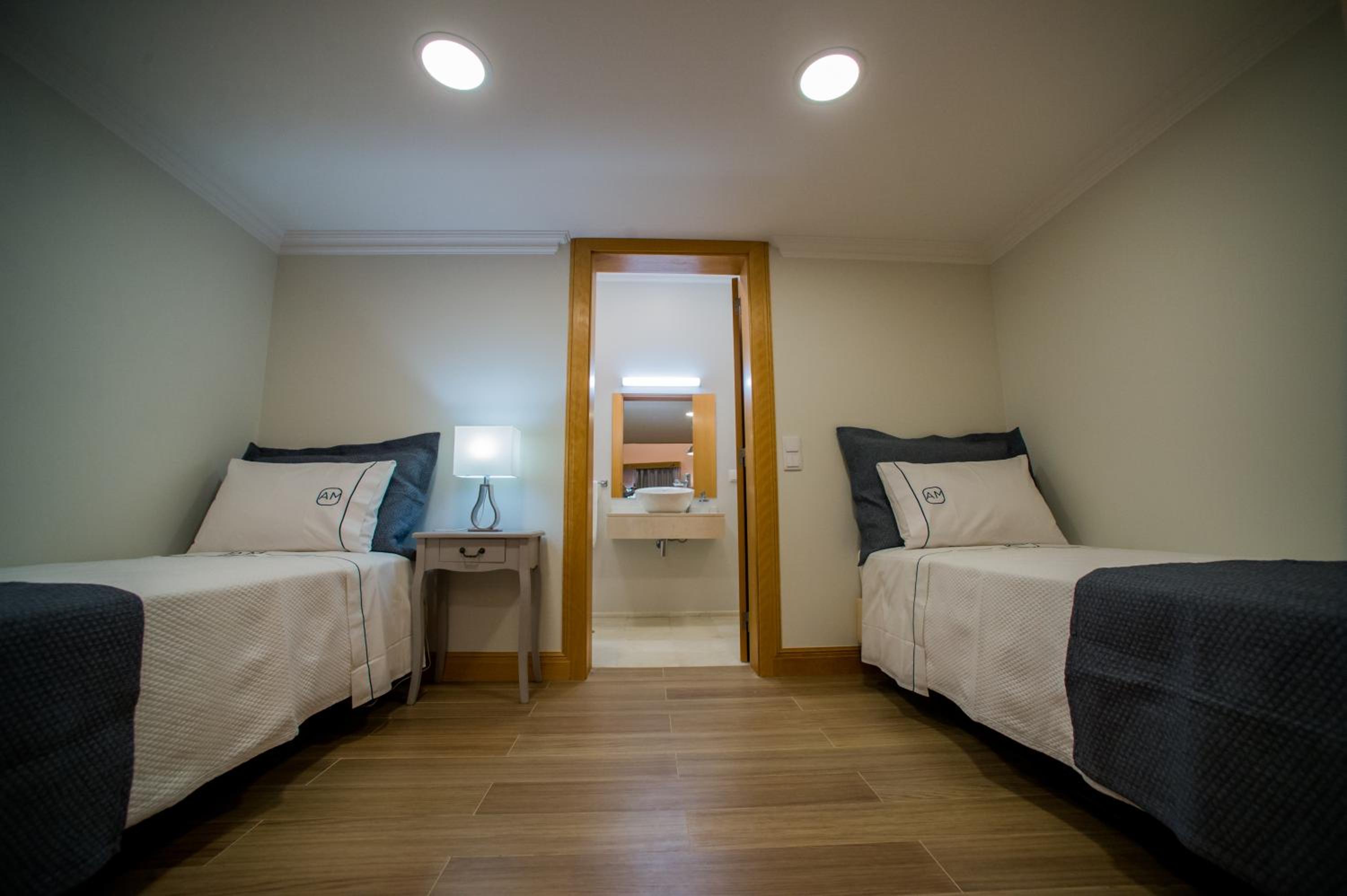 Studio Apartment - Photo 2