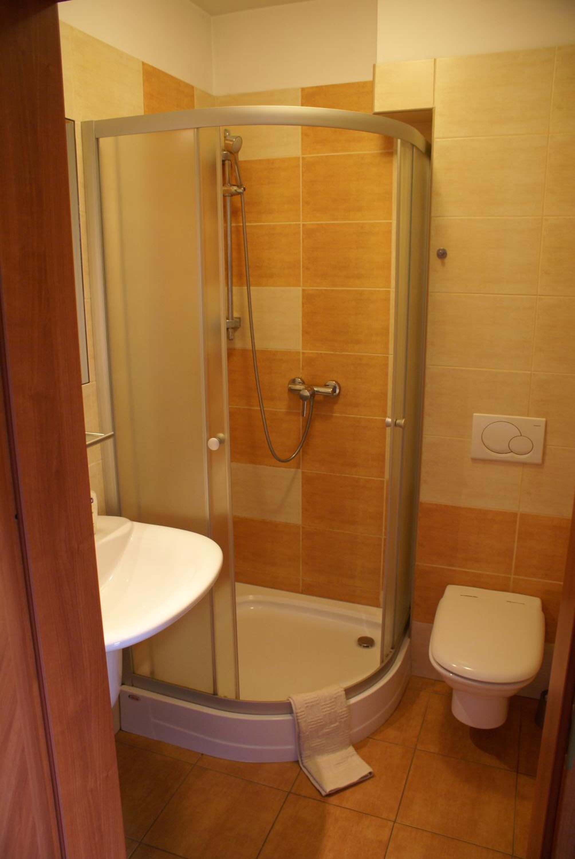 Double Room with Private Bathroom photo 3