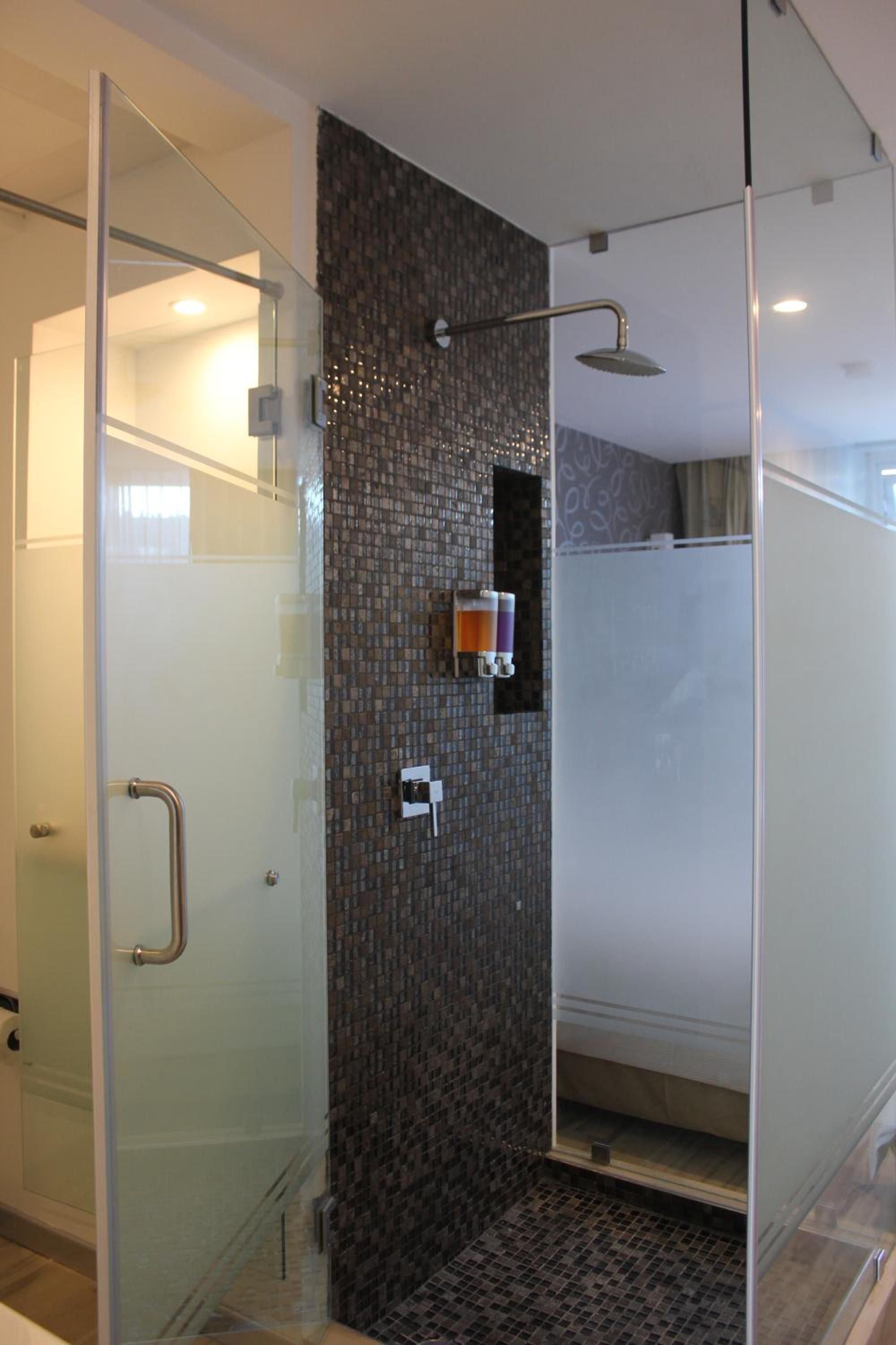 Deluxe Queen Room - Photo 3