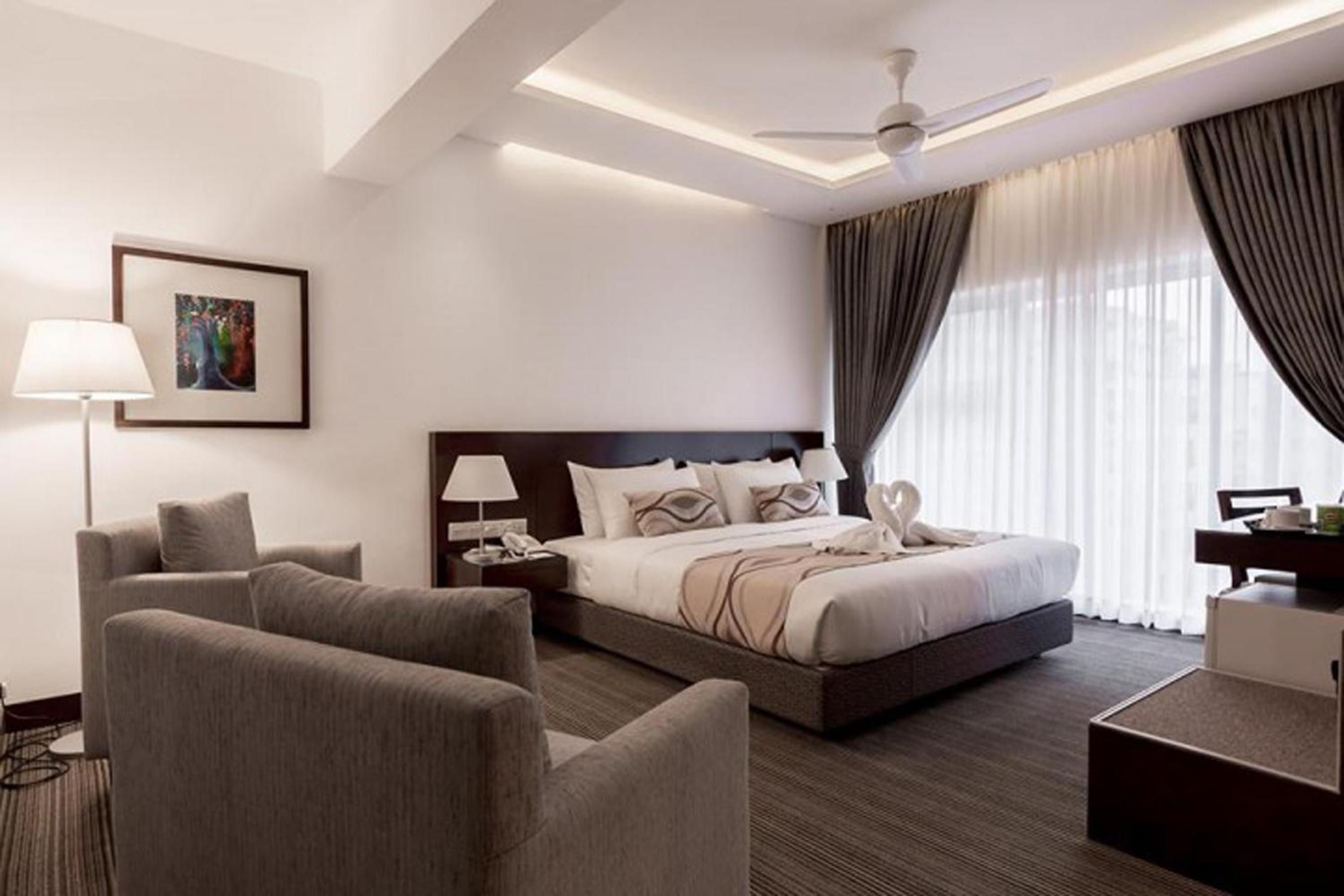 Deluxe King Room