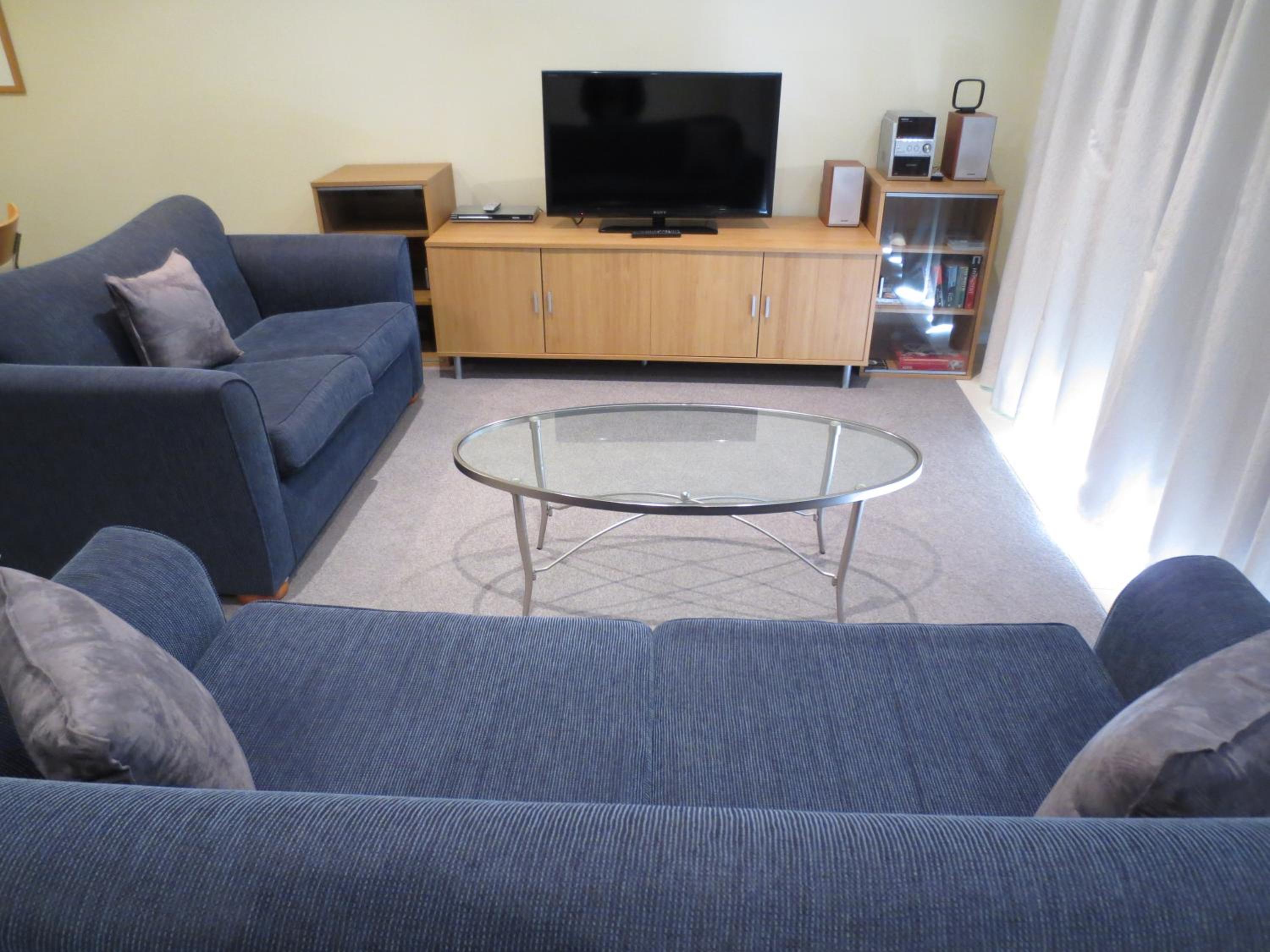 One-Bedroom Apartment with Marina View