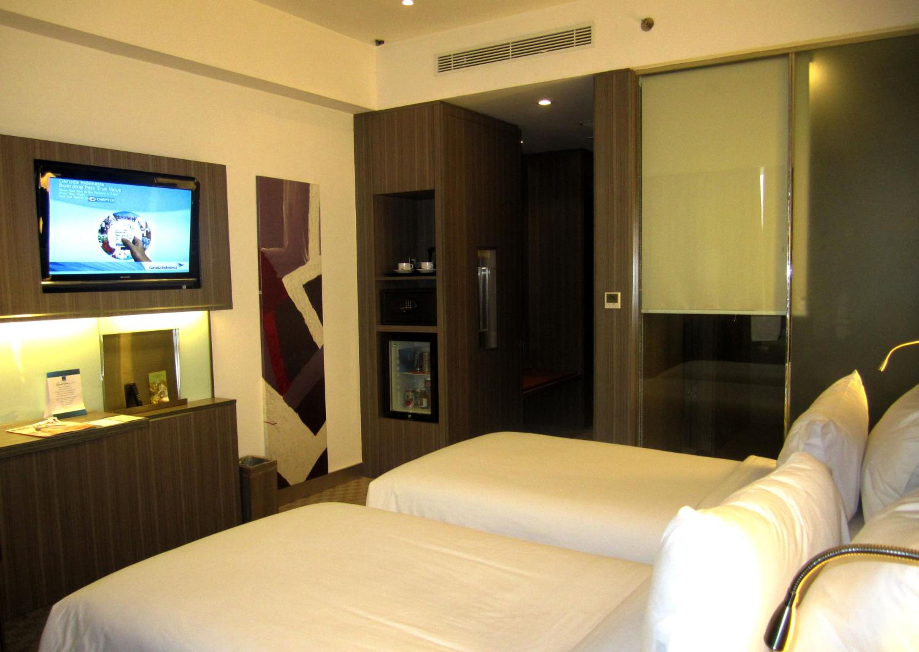 Standard Twin Room - Photo 9