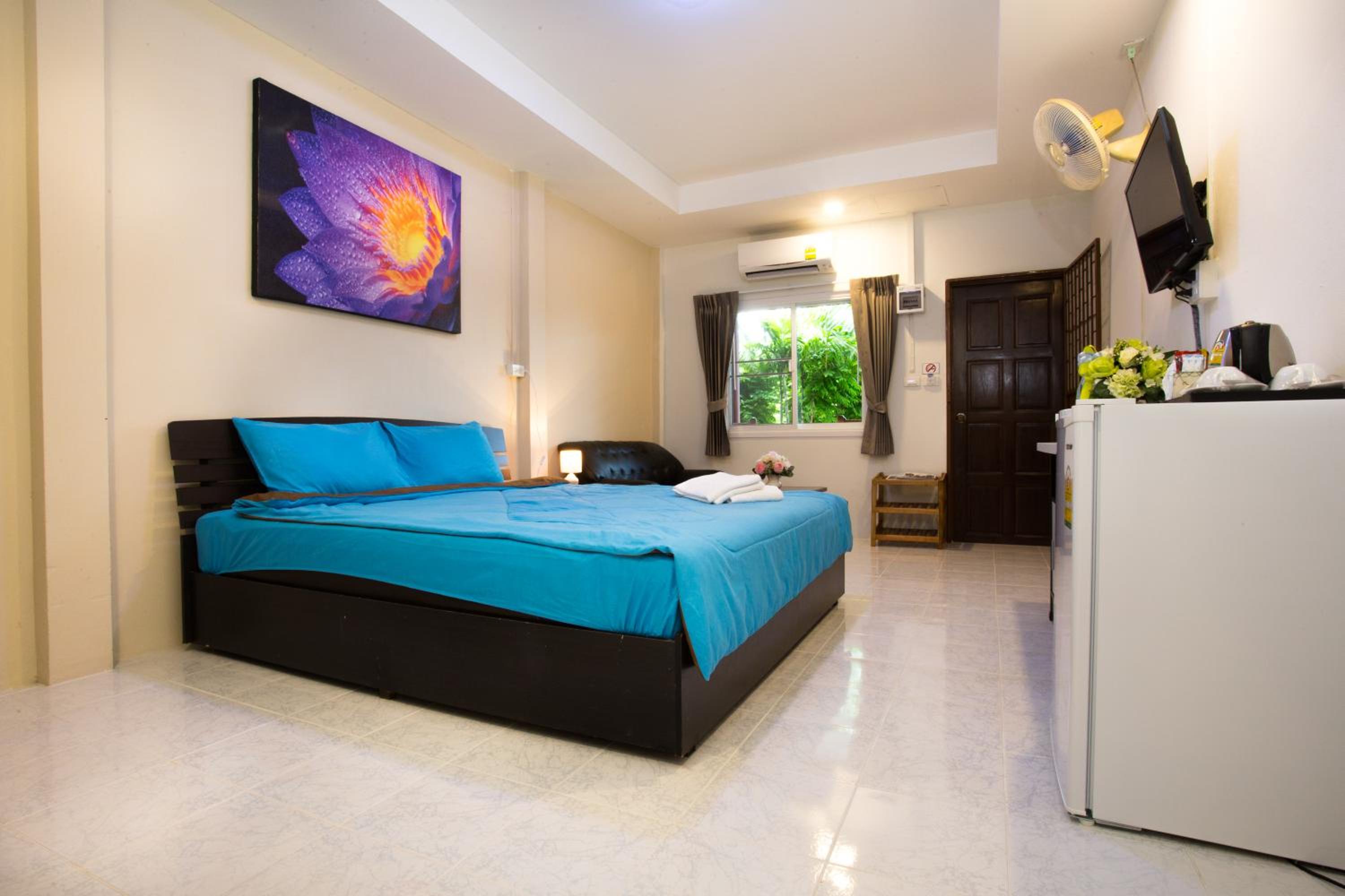 Deluxe Double or Twin Room with Balcony - Photo 9