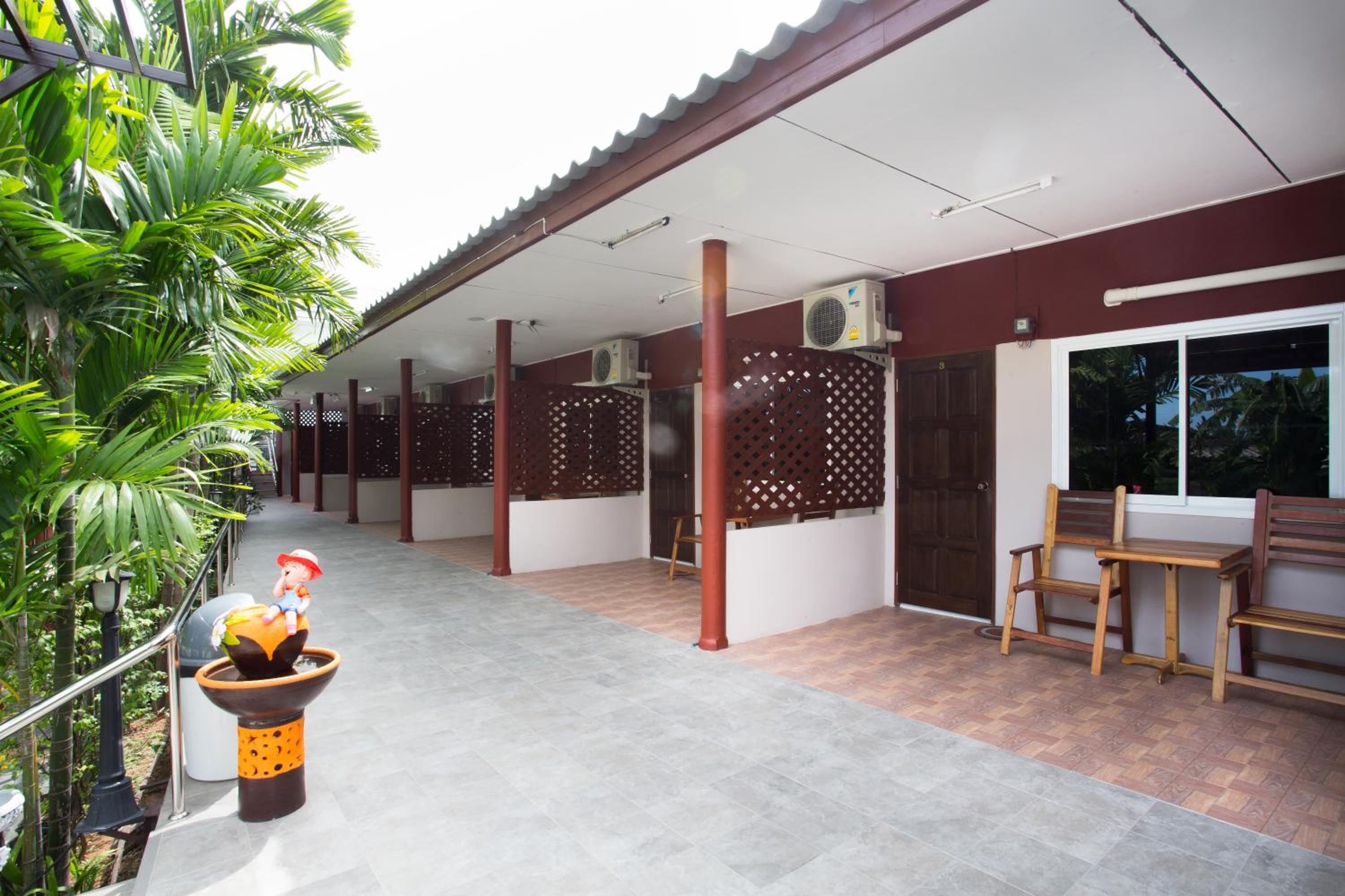 Deluxe Double or Twin Room with Balcony - Photo 2
