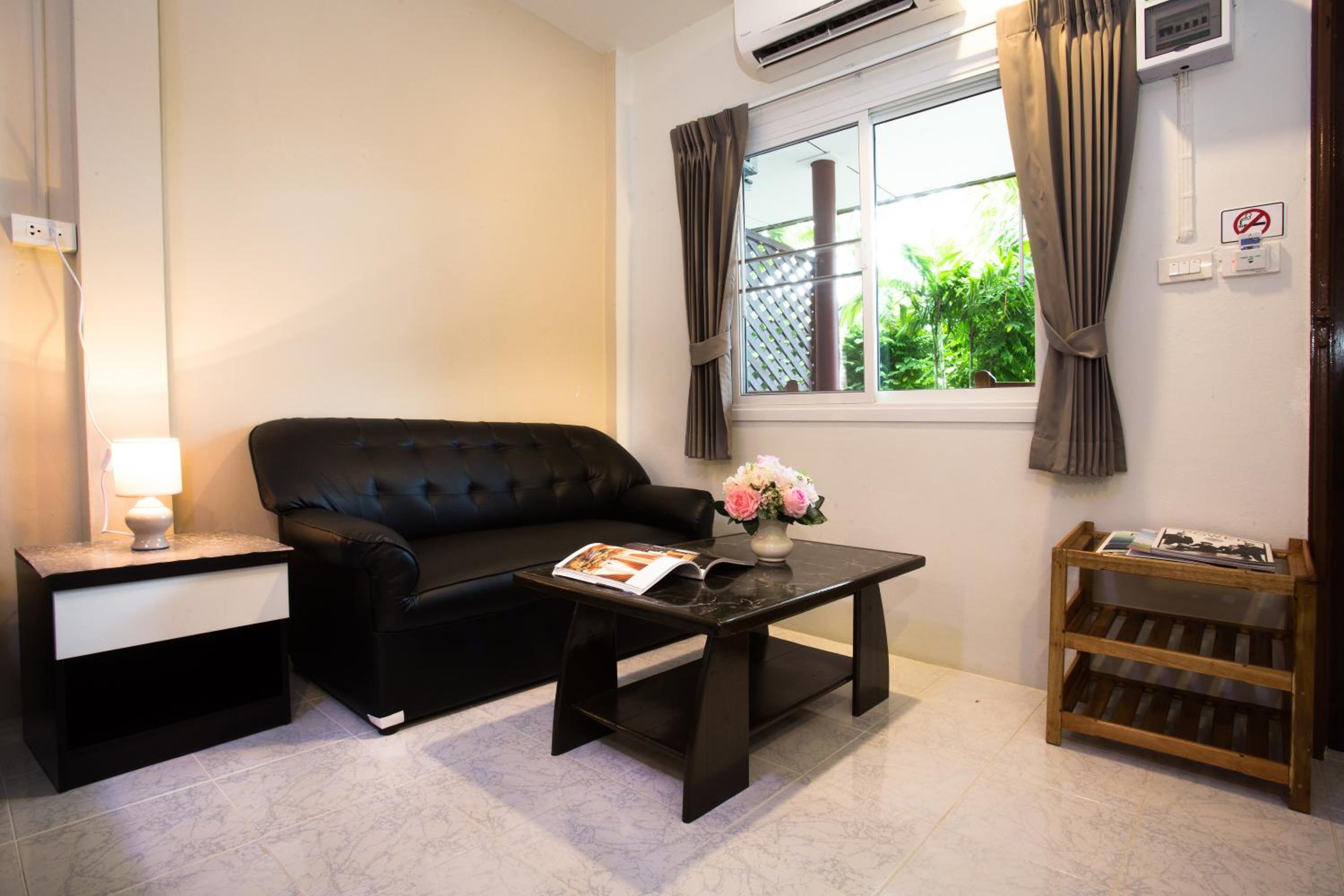 Deluxe Double or Twin Room with Balcony - Photo 5