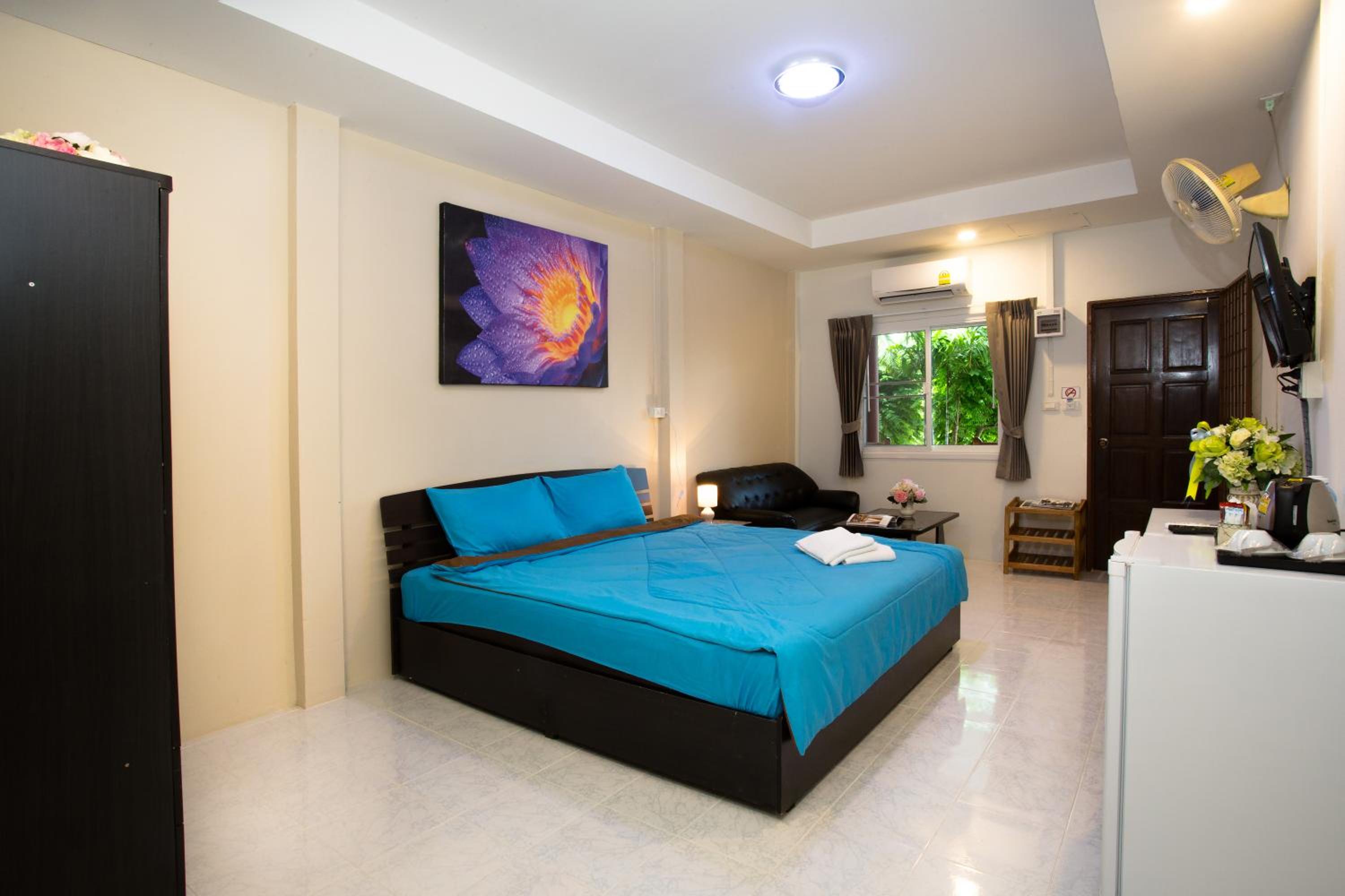 Deluxe Double or Twin Room with Balcony - Photo 6