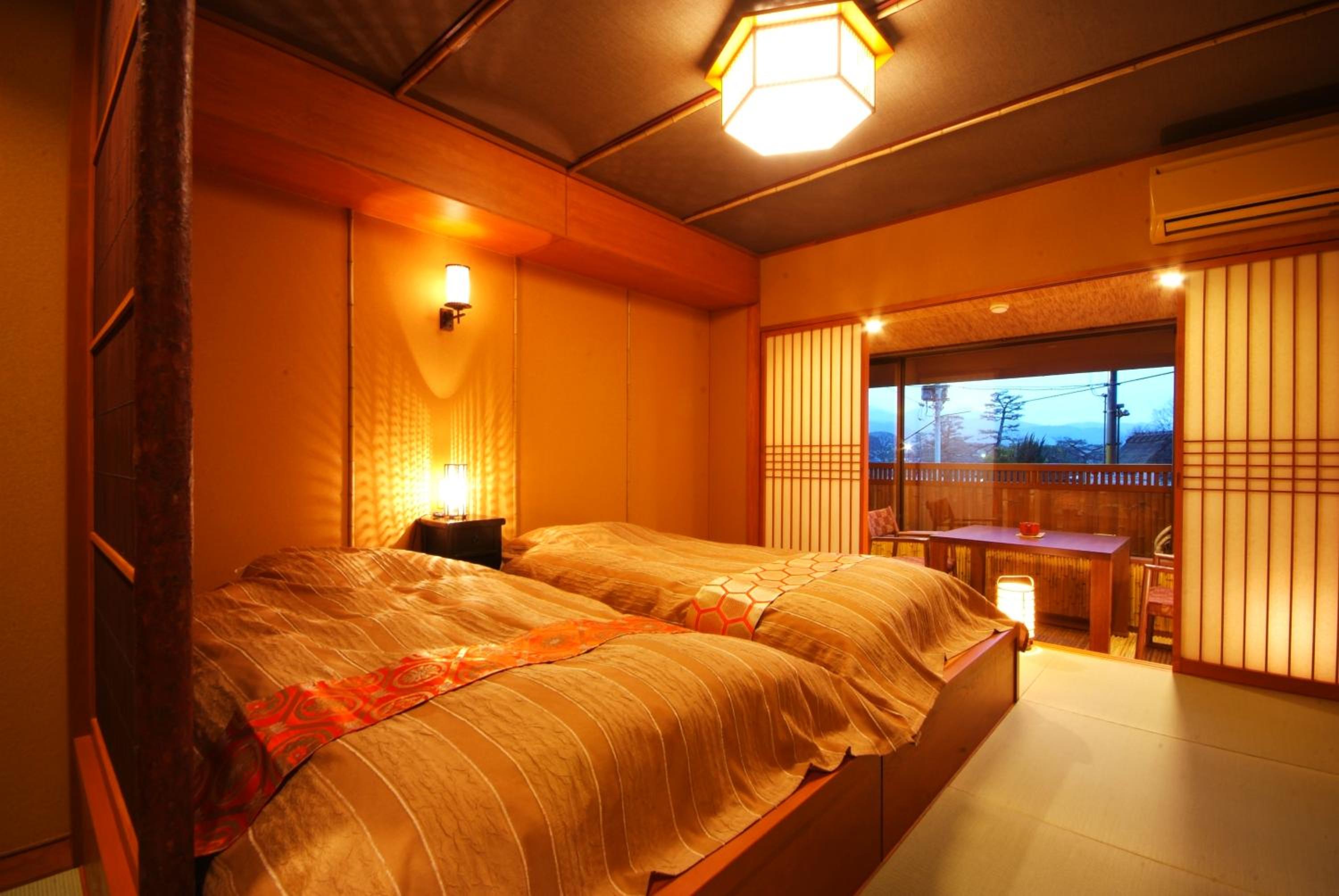 Twin Room with Tatami Floor and Shared Bathroom