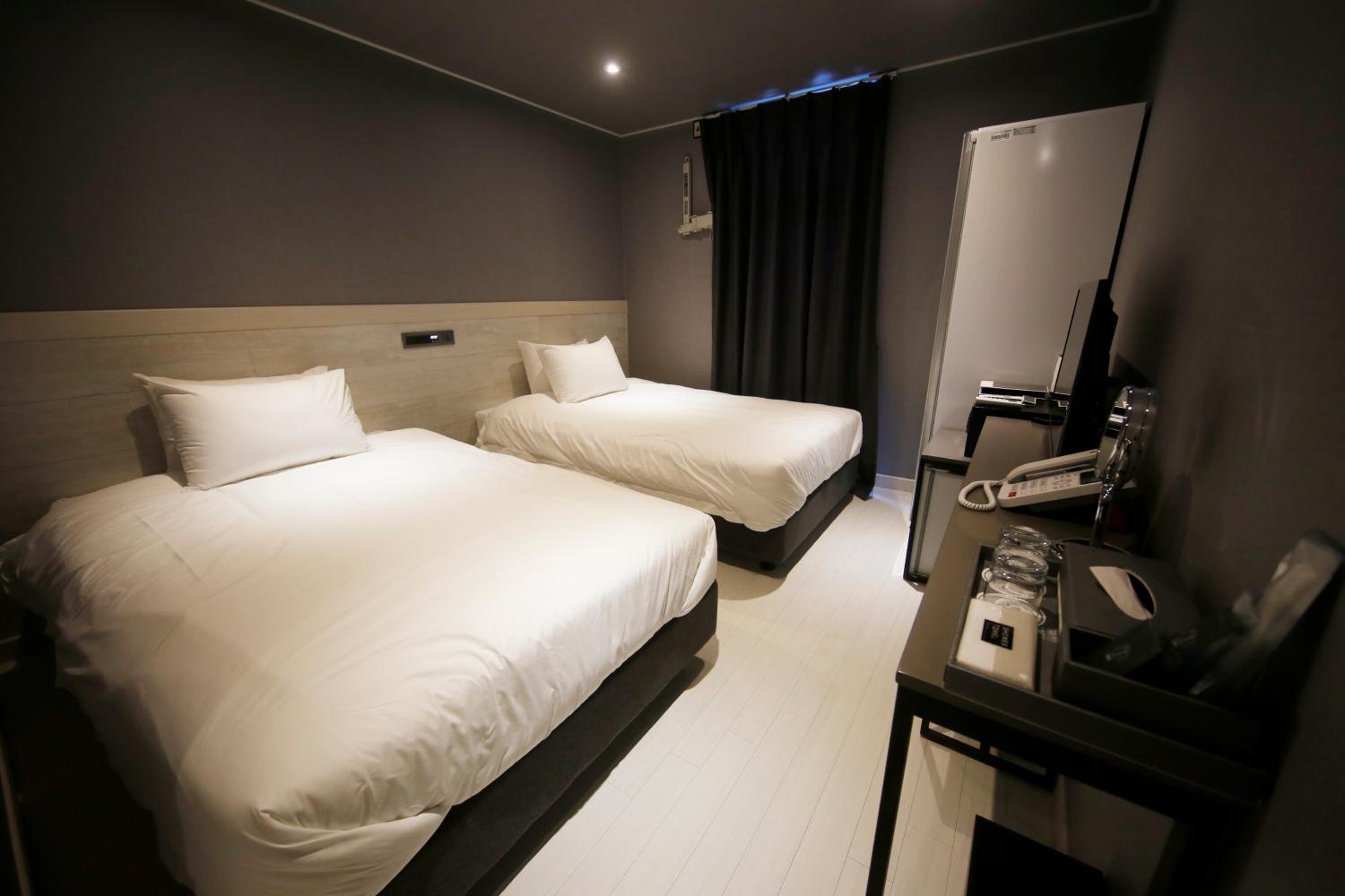 Standard Twin Room photo 2