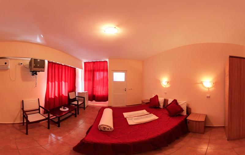 Standard Double Room - Photo 1