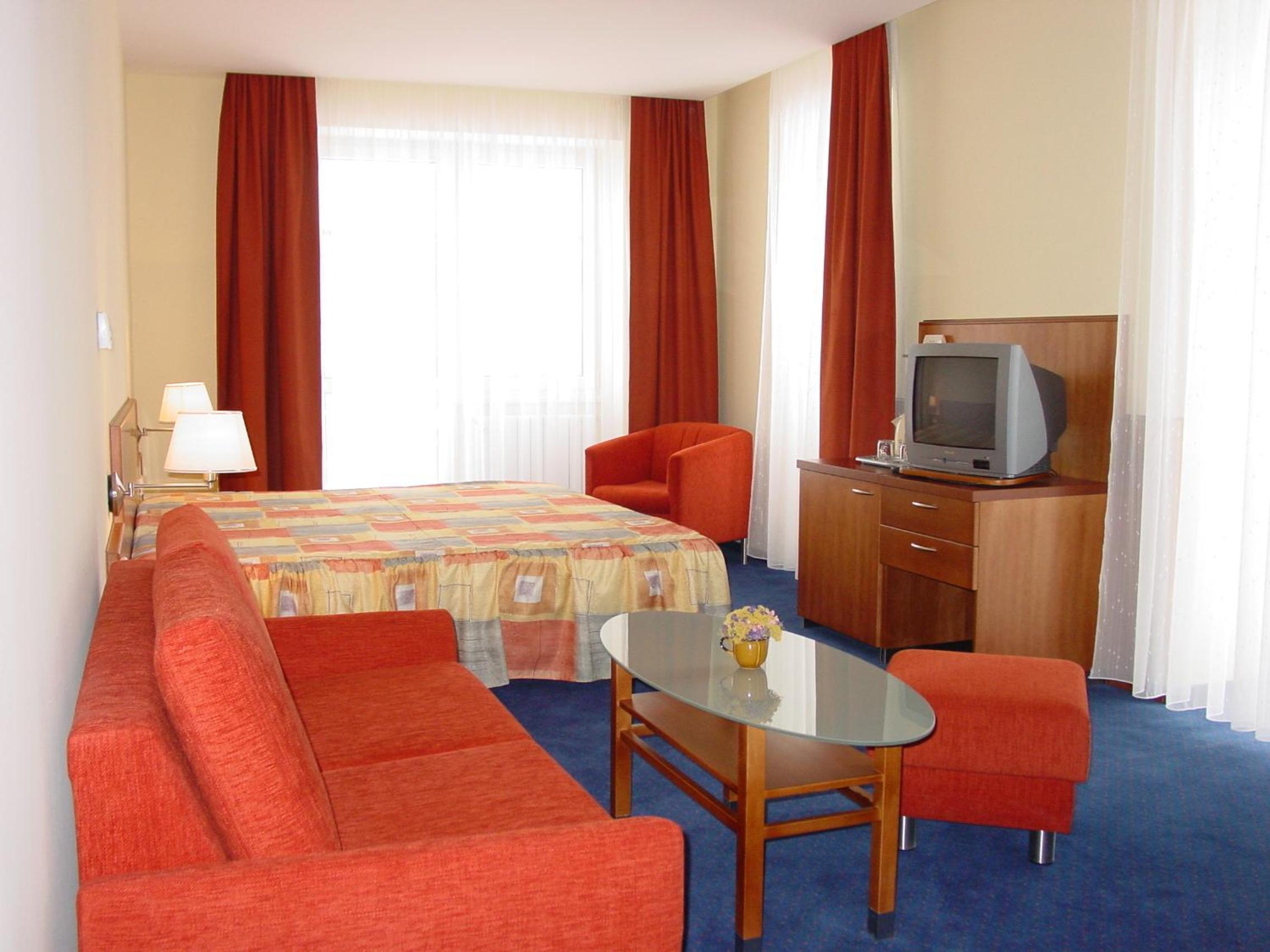 Business Double or Twin Room - Photo 1