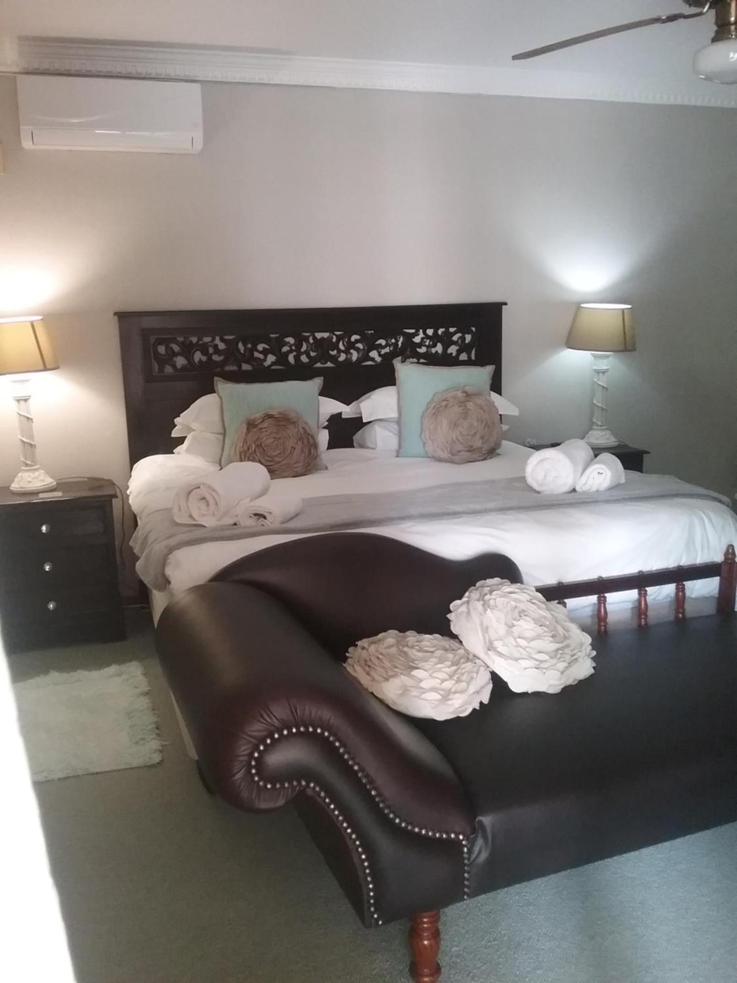 Deluxe Double or Twin Room with Pool Access - Photo 1
