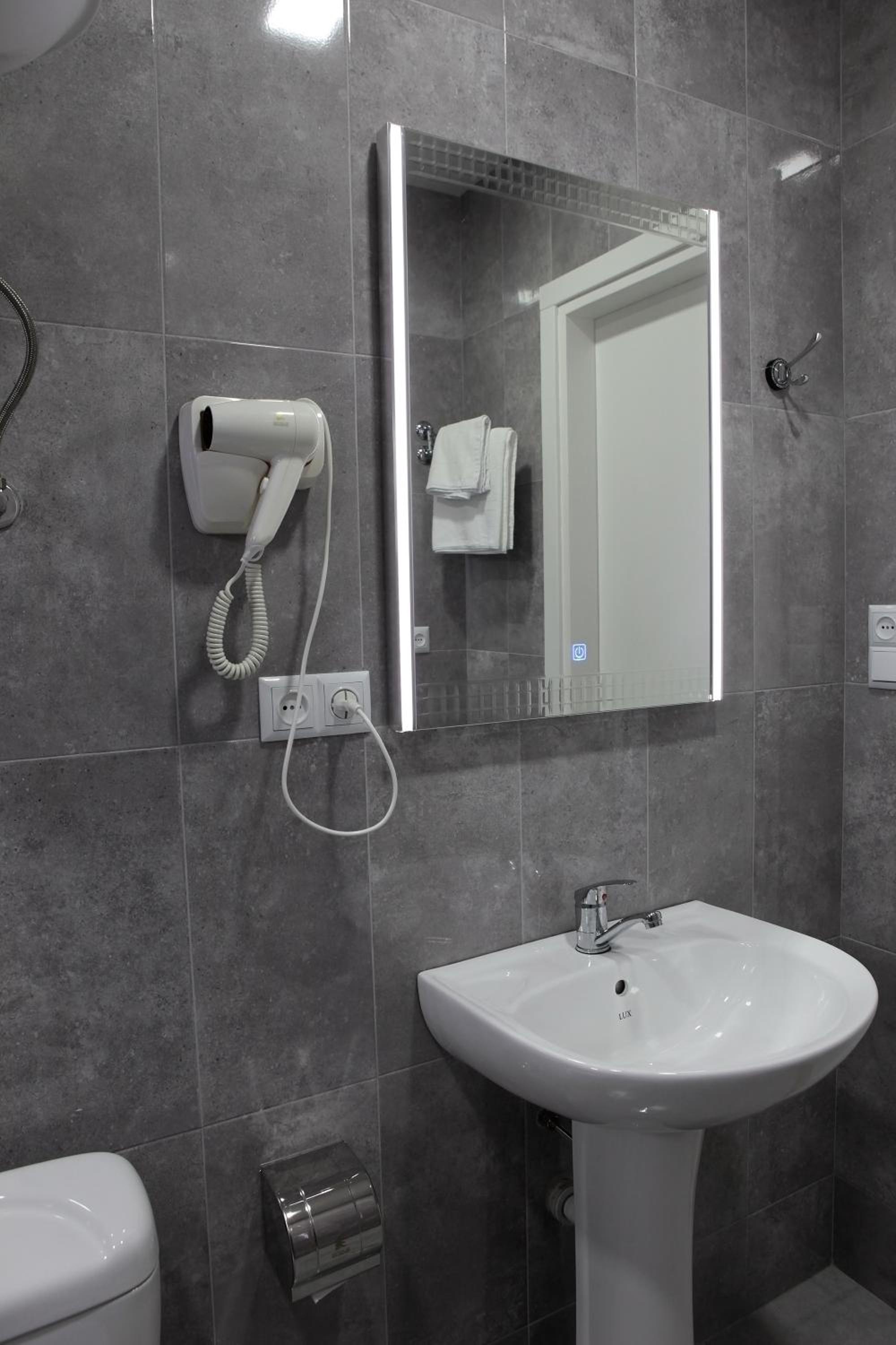 Standard Triple Room photo 2