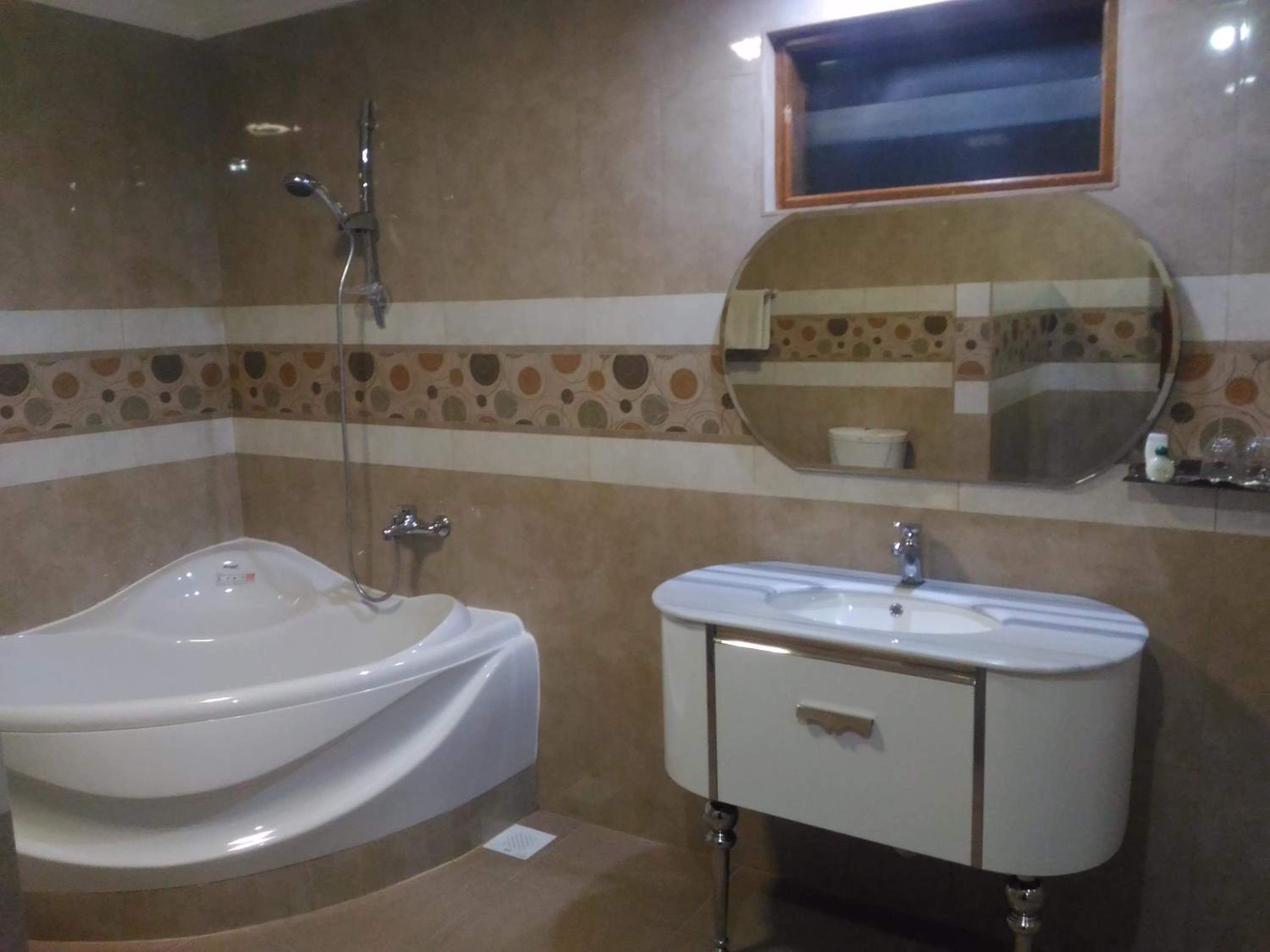 Deluxe Premium Room - Photo 10