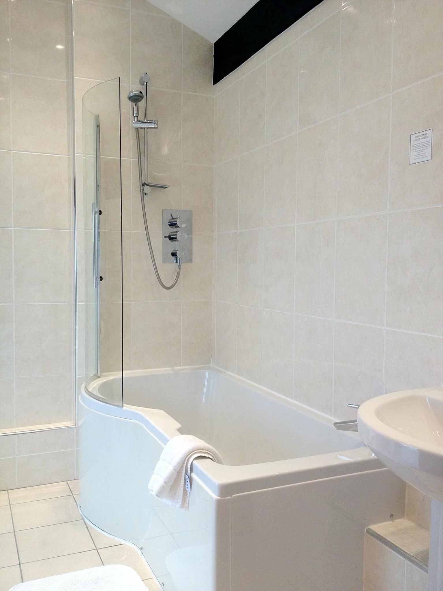 Triple Room - Photo 9