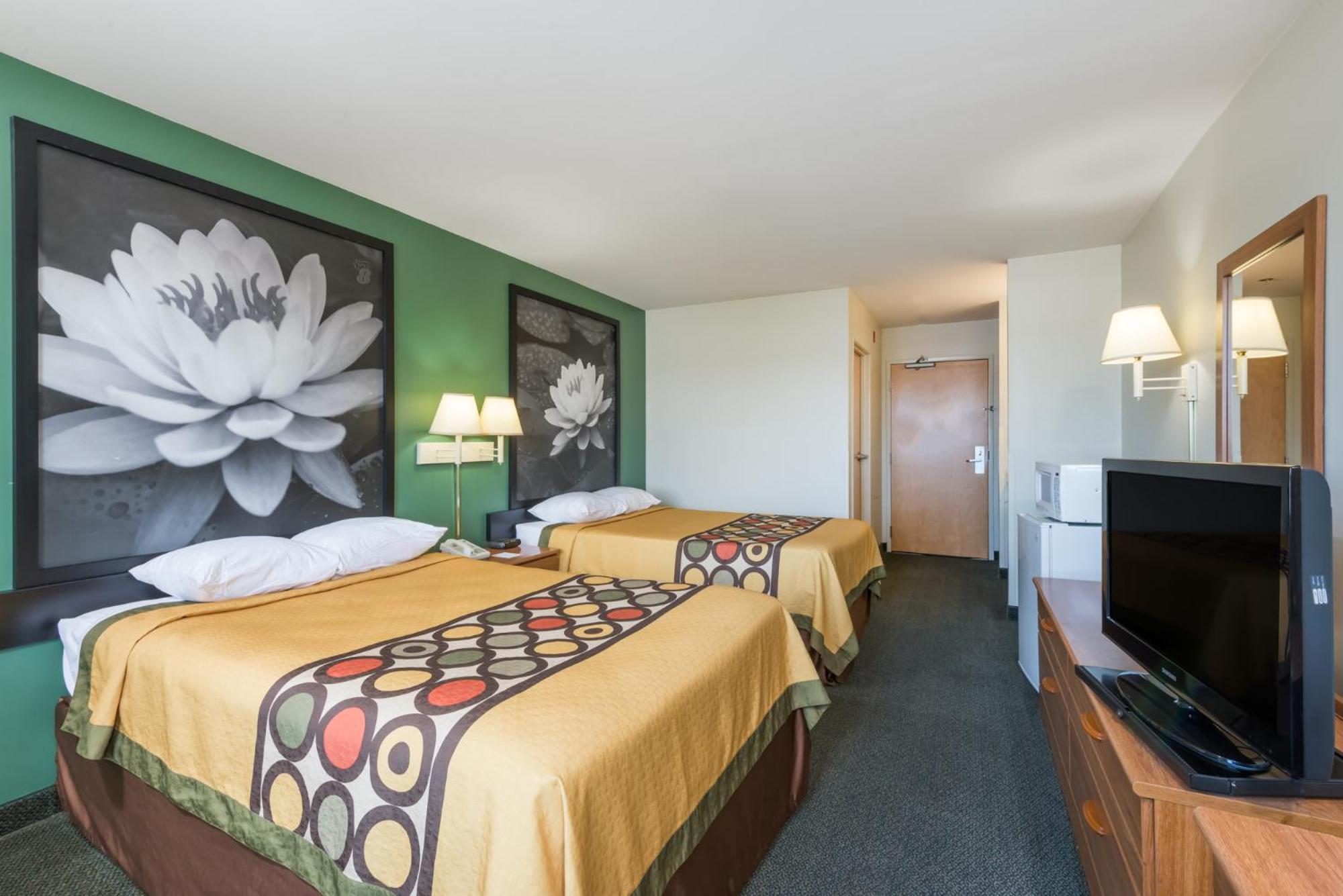 Double Room with Two Double Beds - Non-Smoking - Photo 1