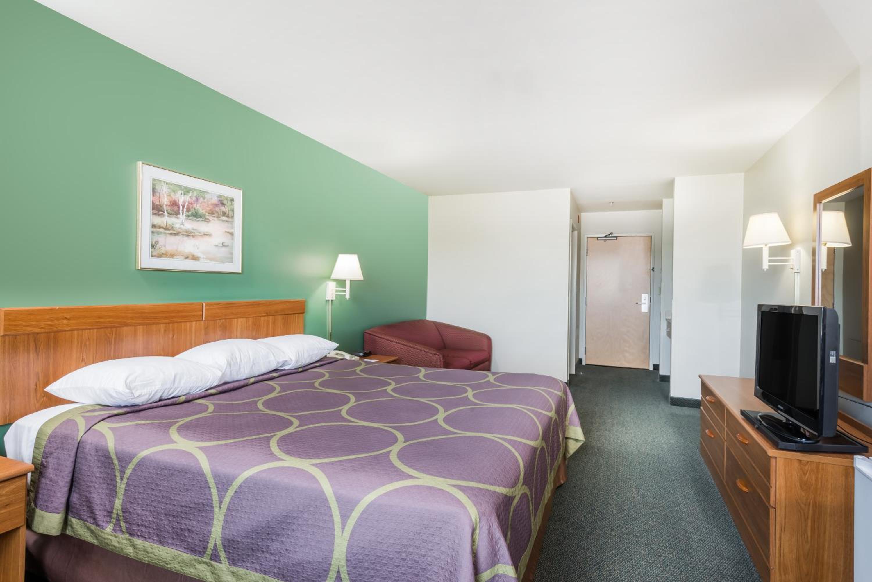 King Room - Non-Smoking - Photo 2