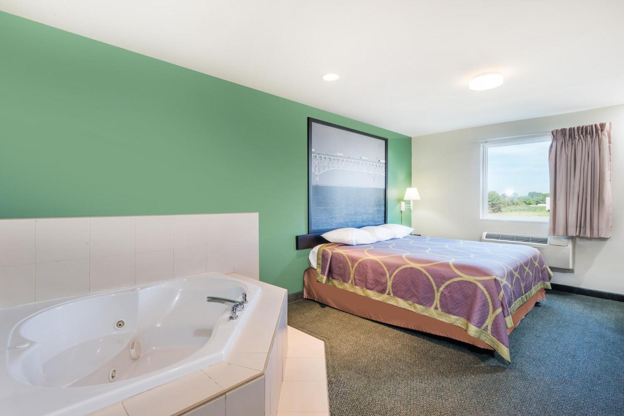 King One Bedroom Suite - Non-Smoking photo 2