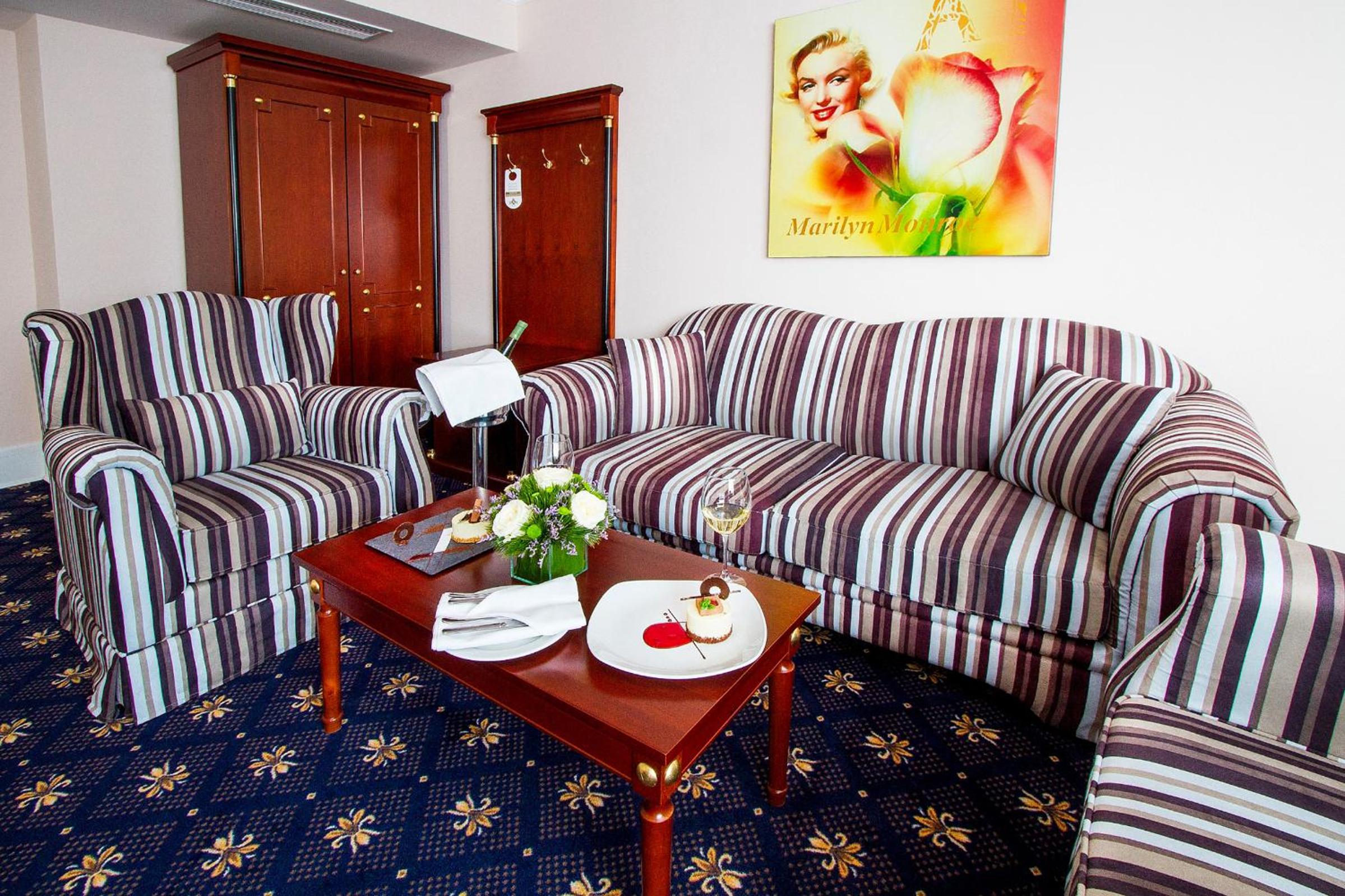 Superior Deluxe Double or Twin Room  photo 1